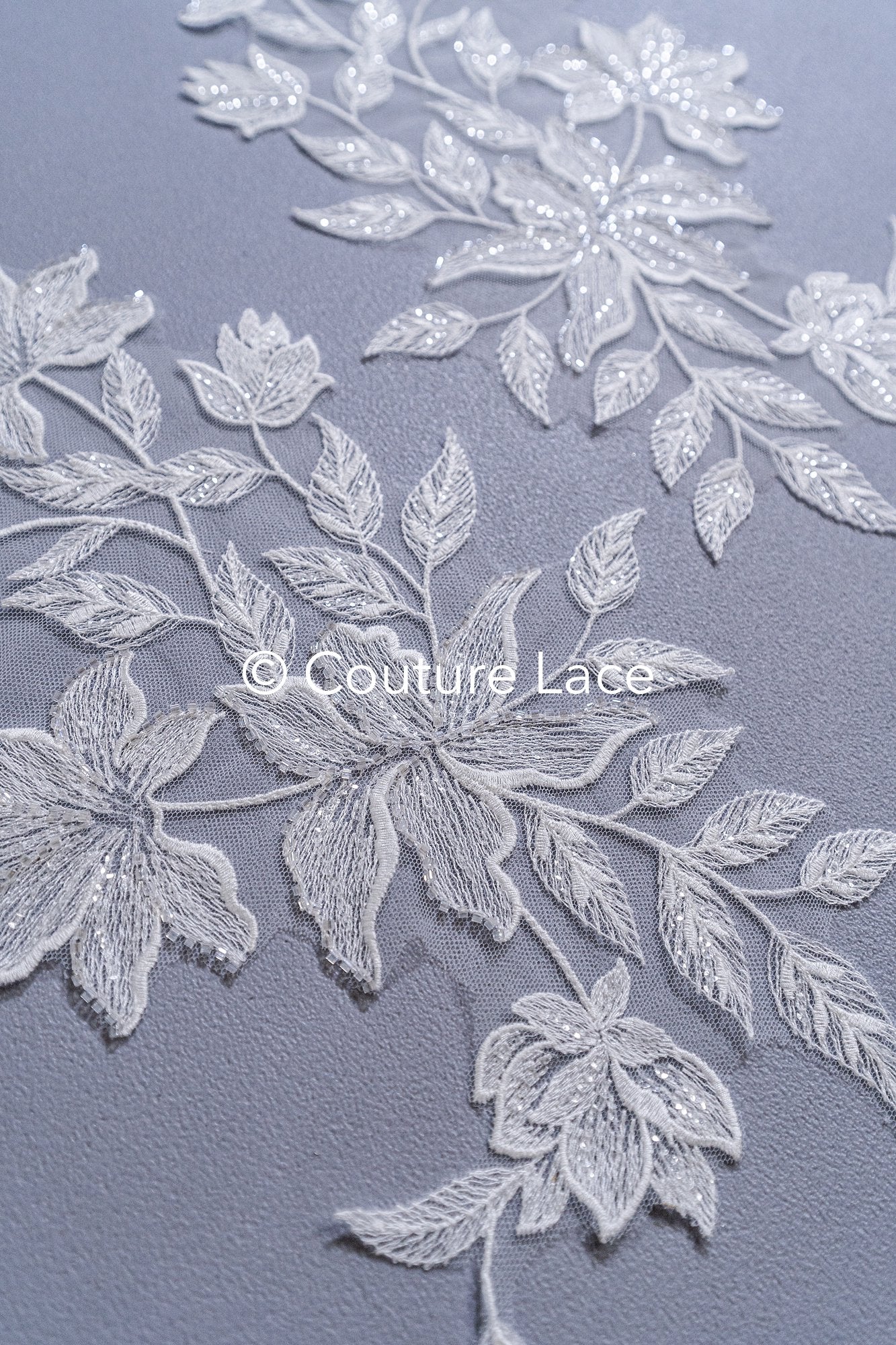 Romantische Applikation off-white/ Brautapplikation mit Perlen & Pailletten/ Brautkleid Spitzenapplikation/ Blumen Brautspitze Applikation// A24-379
