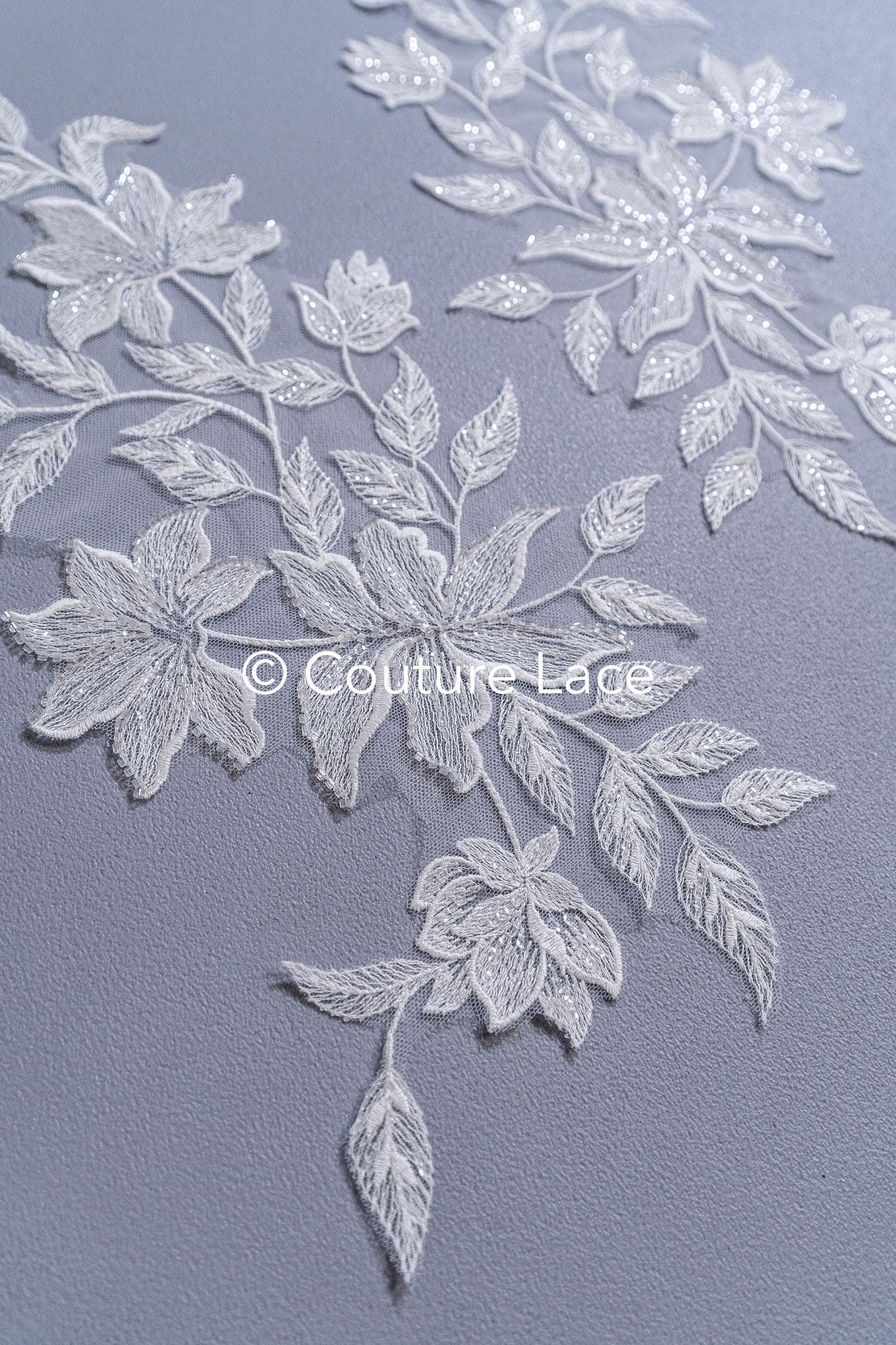 Romantische Applikation off-white/ Brautapplikation mit Perlen & Pailletten/ Brautkleid Spitzenapplikation/ Blumen Brautspitze Applikation// A24-379