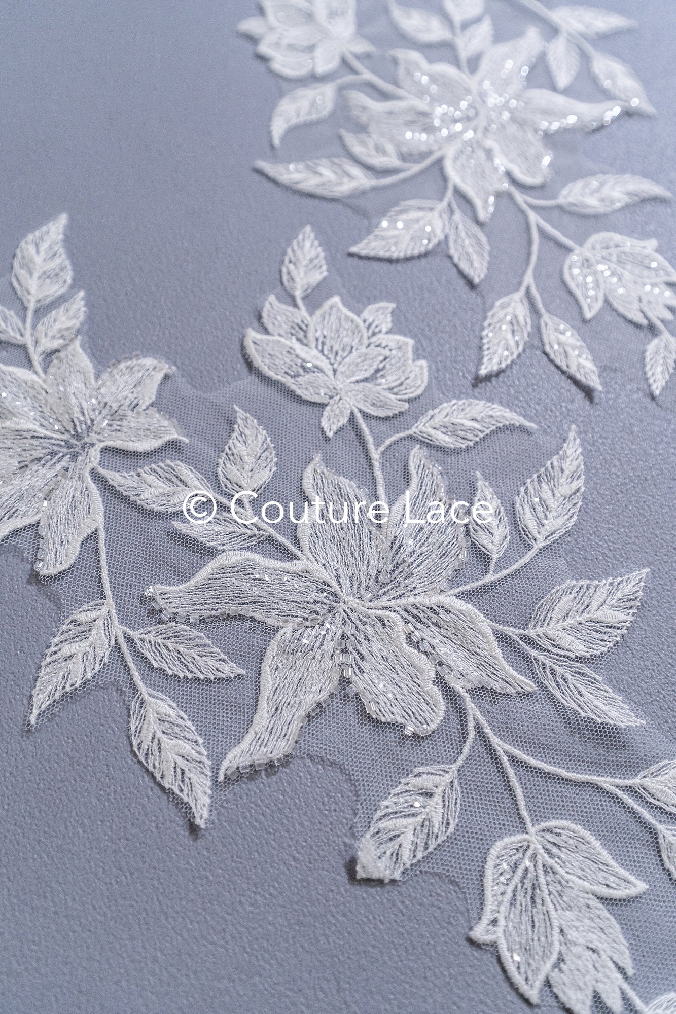Romantische Applikation off-white/ Brautapplikation mit Perlen & Pailletten/ Brautkleid Spitzenapplikation/ Blumen Brautspitze Applikation// A24-380