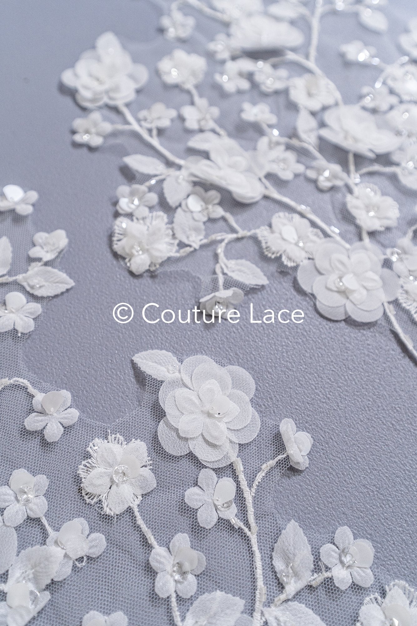 Romantische Applikation off-white/ Brautapplikation mit 3D Blumen & Perlen/ Brautkleid Spitzenapplikation/ Blumen Brautspitze Applikation// A24-381