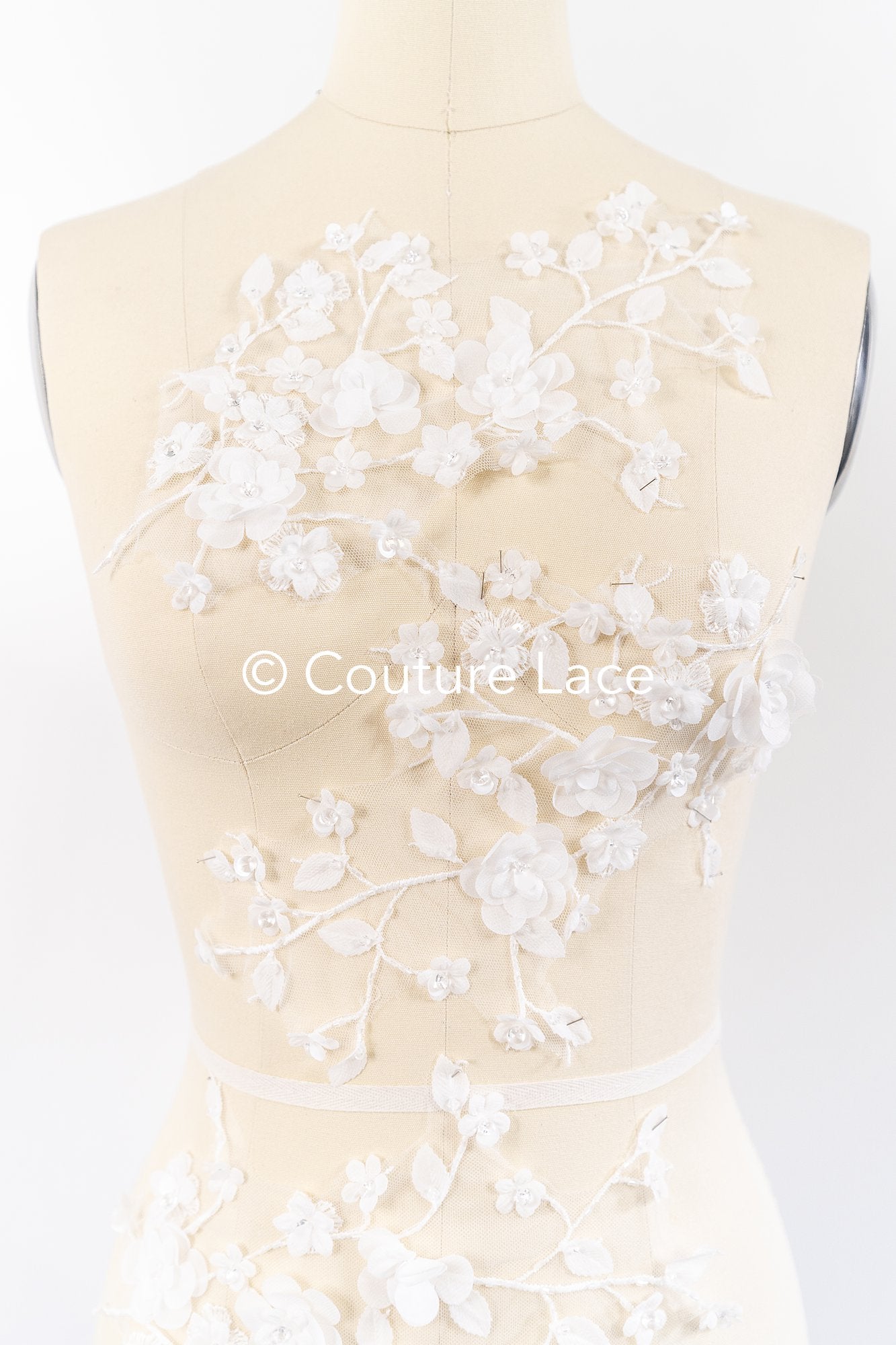 Romantische Applikation off-white/ Brautapplikation mit 3D Blumen & Perlen/ Brautkleid Spitzenapplikation/ Blumen Brautspitze Applikation// A24-382