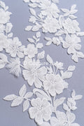 Romantische Applikation off-white/ Brautapplikation mit 3D Blumen & Perlen/ Brautkleid Spitzenapplikation/ Blumen Brautspitze Applikation// A24-383