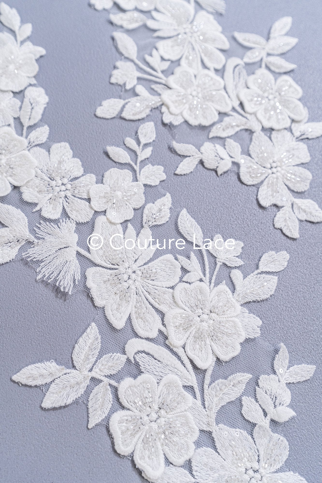 Romantische Applikation off-white/ Brautapplikation mit 3D Blumen & Perlen/ Brautkleid Spitzenapplikation/ Blumen Brautspitze Applikation// A24-383