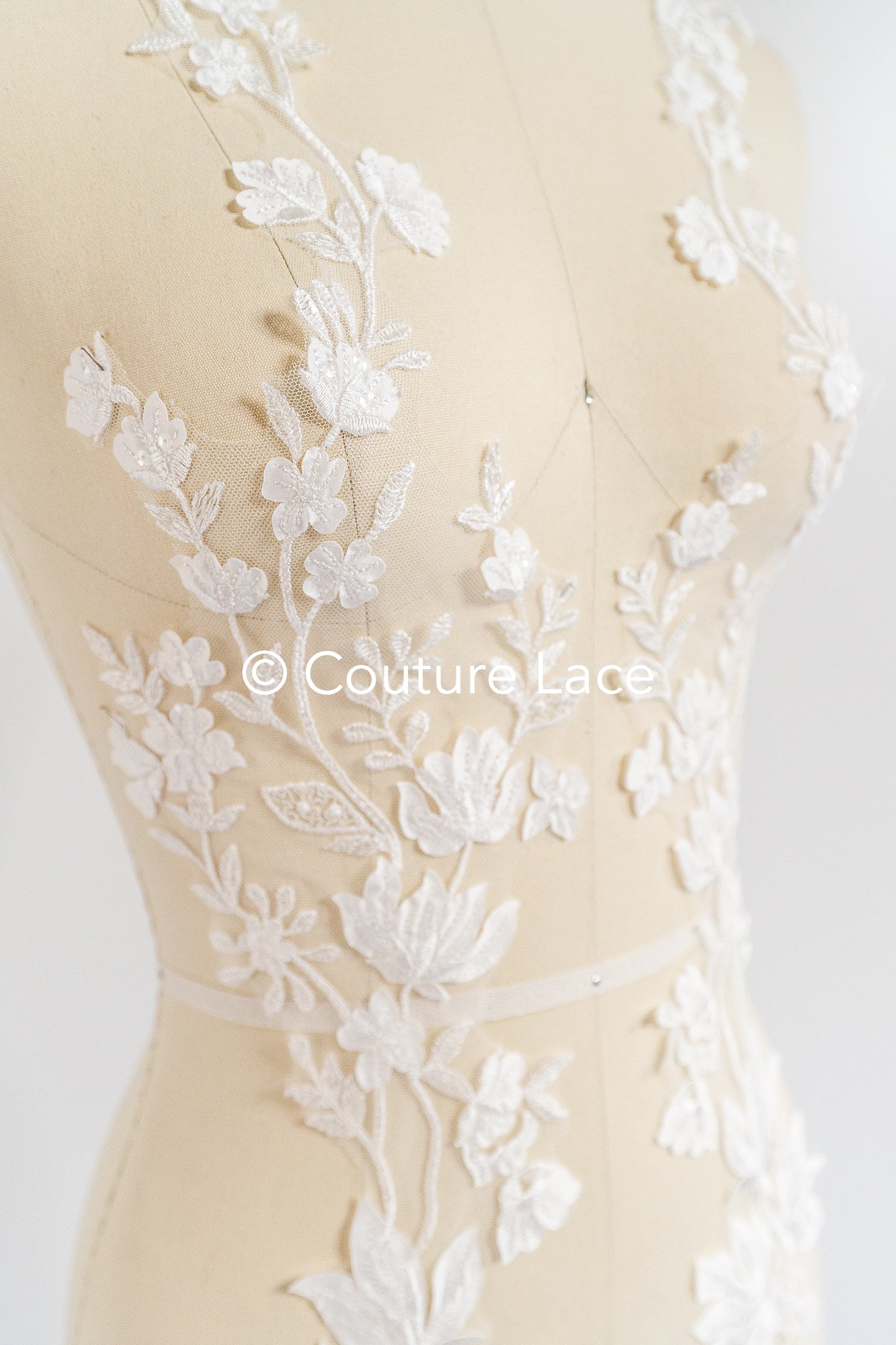 Romantische Applikation off-white/ Brautapplikation mit Blumen/ Brautkleid Spitzenapplikation/ Brautspitze Applikation// A24-378