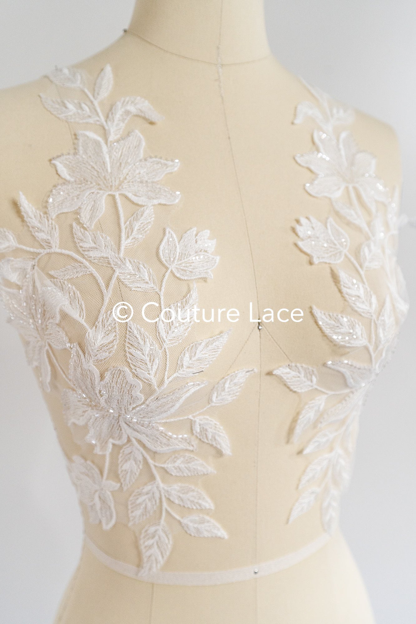 Romantische Applikation off-white/ Brautapplikation mit Perlen & Pailletten/ Brautkleid Spitzenapplikation/ Blumen Brautspitze Applikation// A24-379