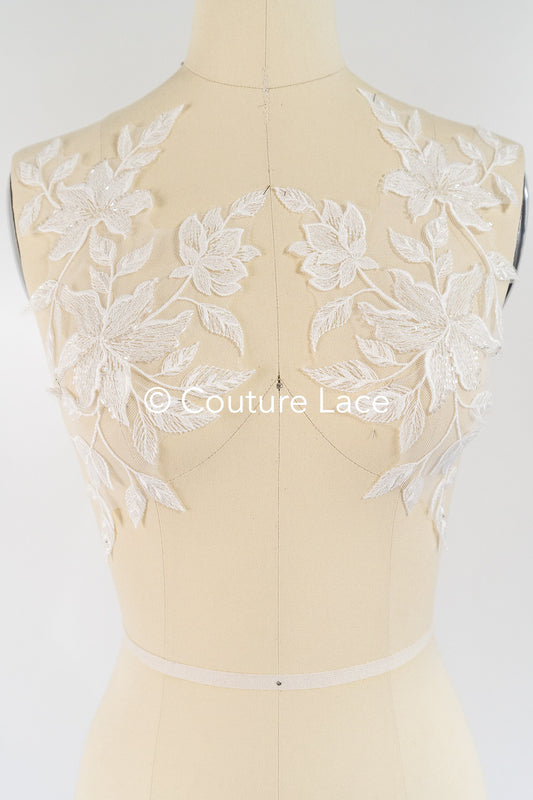 Romantische Applikation off-white/ Brautapplikation mit Perlen & Pailletten/ Brautkleid Spitzenapplikation/ Blumen Brautspitze Applikation// A24-380
