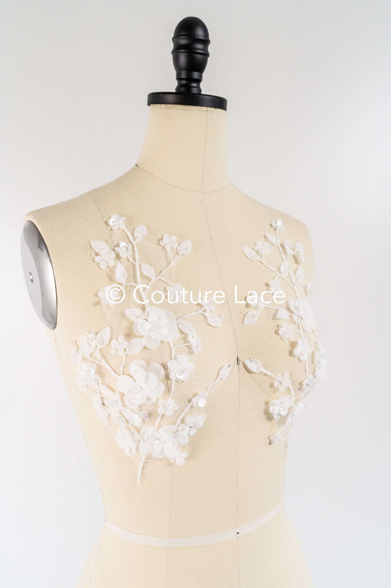 Romantische Applikation off-white/ Brautapplikation mit 3D Blumen & Perlen/ Brautkleid Spitzenapplikation/ Blumen Brautspitze Applikation// A24-382