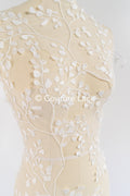 Romantische Applikation off-white/ Brautapplikation mit Blumen & Pailletten/ Brautkleid Spitzenapplikation/ Blumen Brautspitze Applikation// A24-384