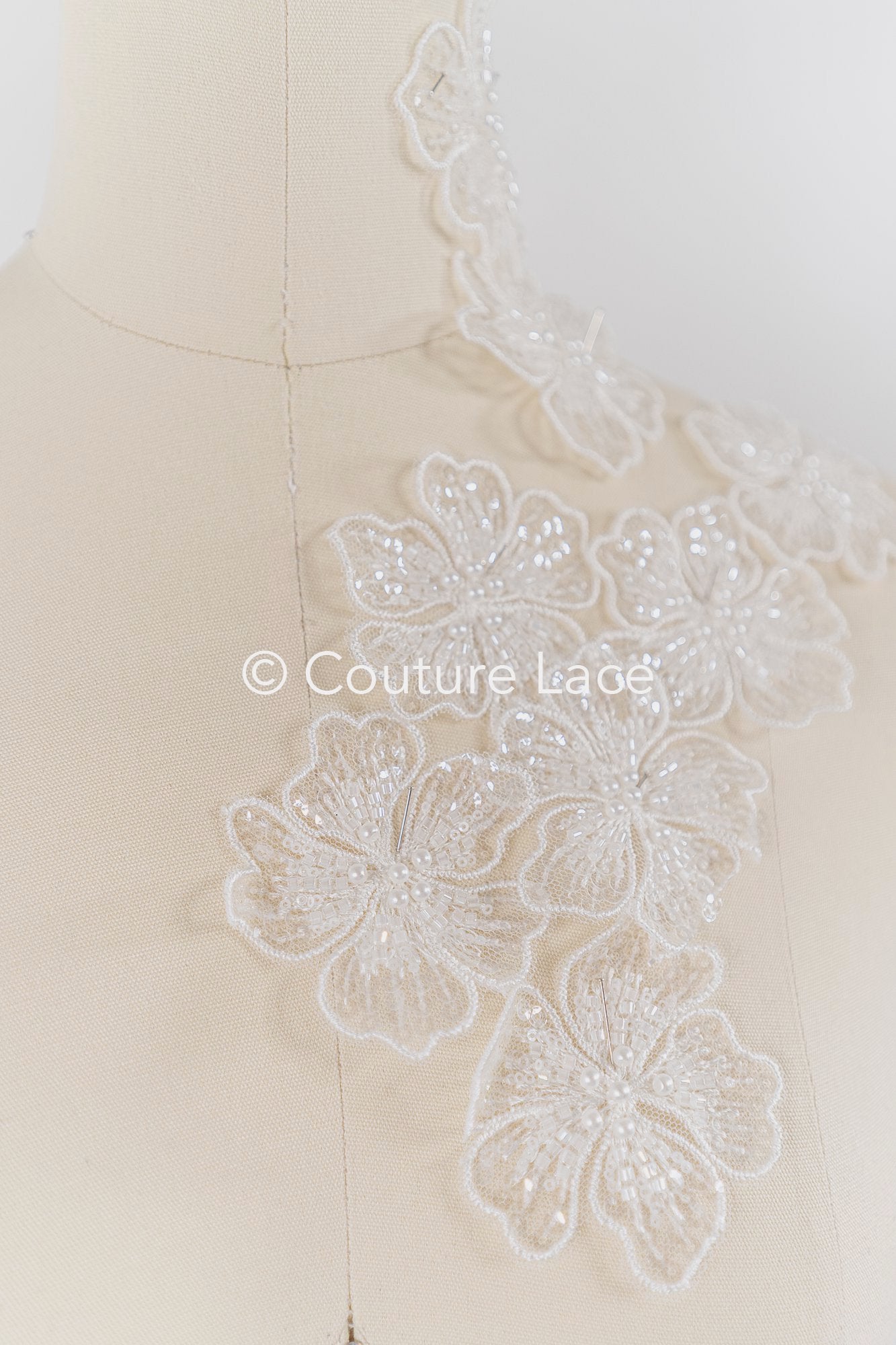 40Stk. Spitzenblumen zum Aufnähen/ 3D Blumen Spitzenapplikation/ Hochzeitskleid Spitzenapplikation/ Braut Spitze// A26-454