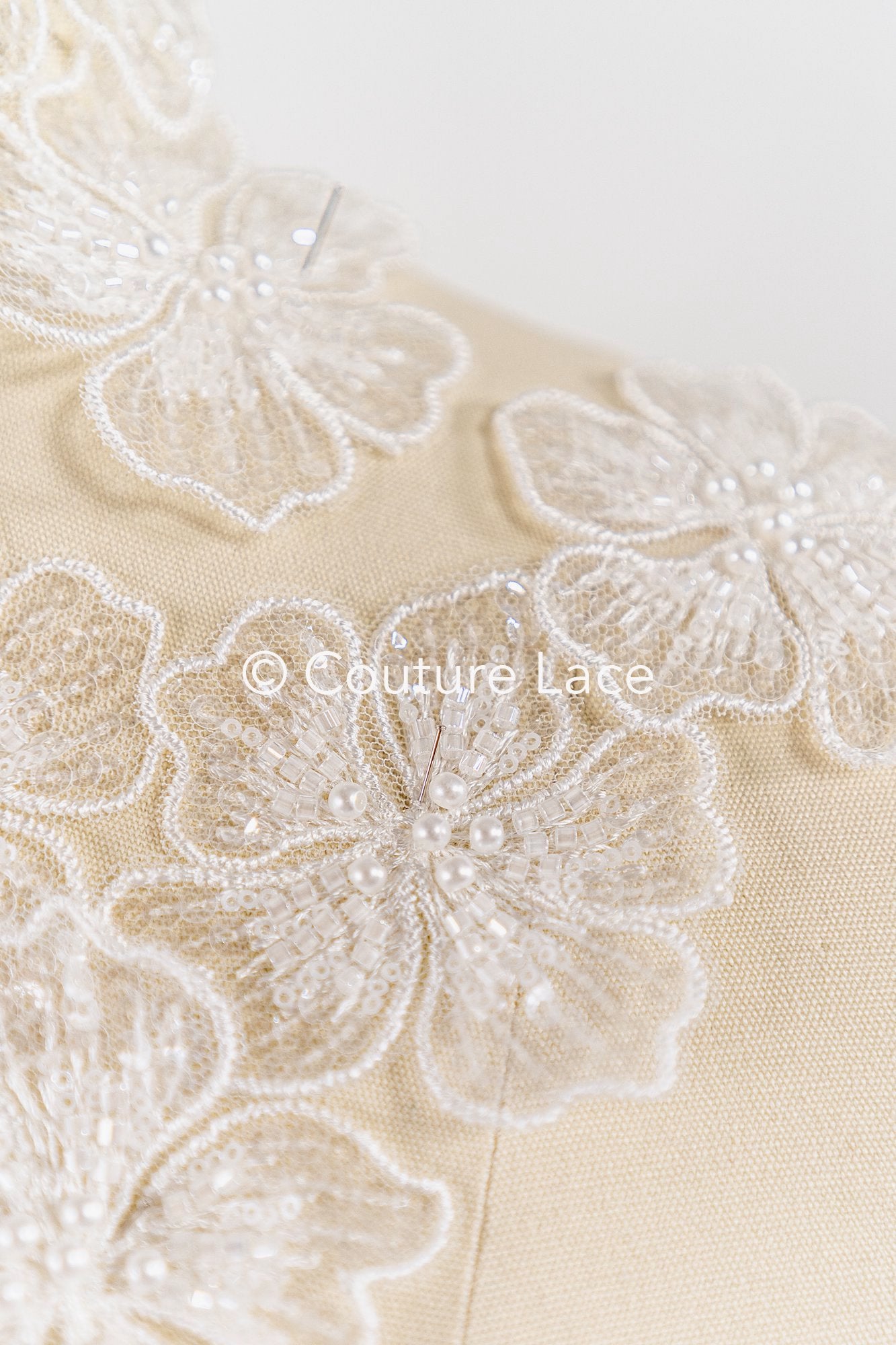 40Stk. Spitzenblumen zum Aufnähen/ 3D Blumen Spitzenapplikation/ Hochzeitskleid Spitzenapplikation/ Braut Spitze// A26-454