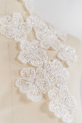 40pcs. Fleurs en dentelle à coudre/ Applique en dentelle fleur 3D/ Applique en dentelle pour robe de mariée/ Dentelle de mariée// A26-455