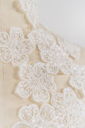 40pcs. Fleurs en dentelle à coudre/ Applique en dentelle fleur 3D/ Applique en dentelle pour robe de mariée/ Dentelle de mariée// A26-455