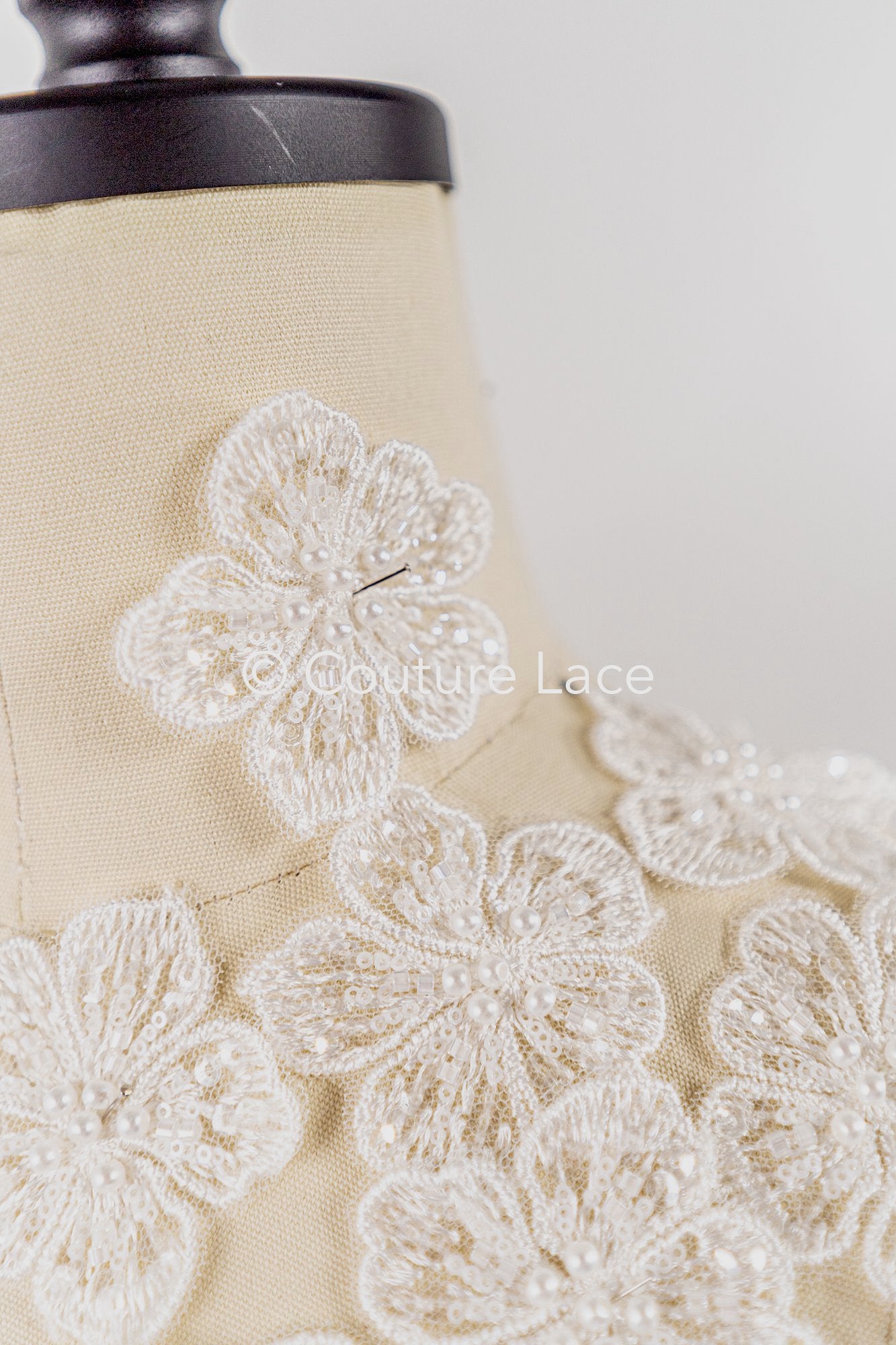 40pcs. Fleurs en dentelle à coudre/ Applique en dentelle fleur 3D/ Applique en dentelle pour robe de mariée/ Dentelle de mariée// A26-455