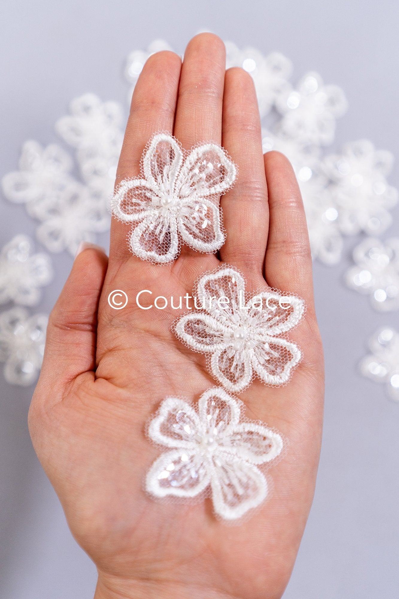 50 piezas de flores de encaje para coser / Aplicaciones de flores 3D de encaje / Aplicaciones de encaje para vestido de novia / Encaje nupcial // A26-456