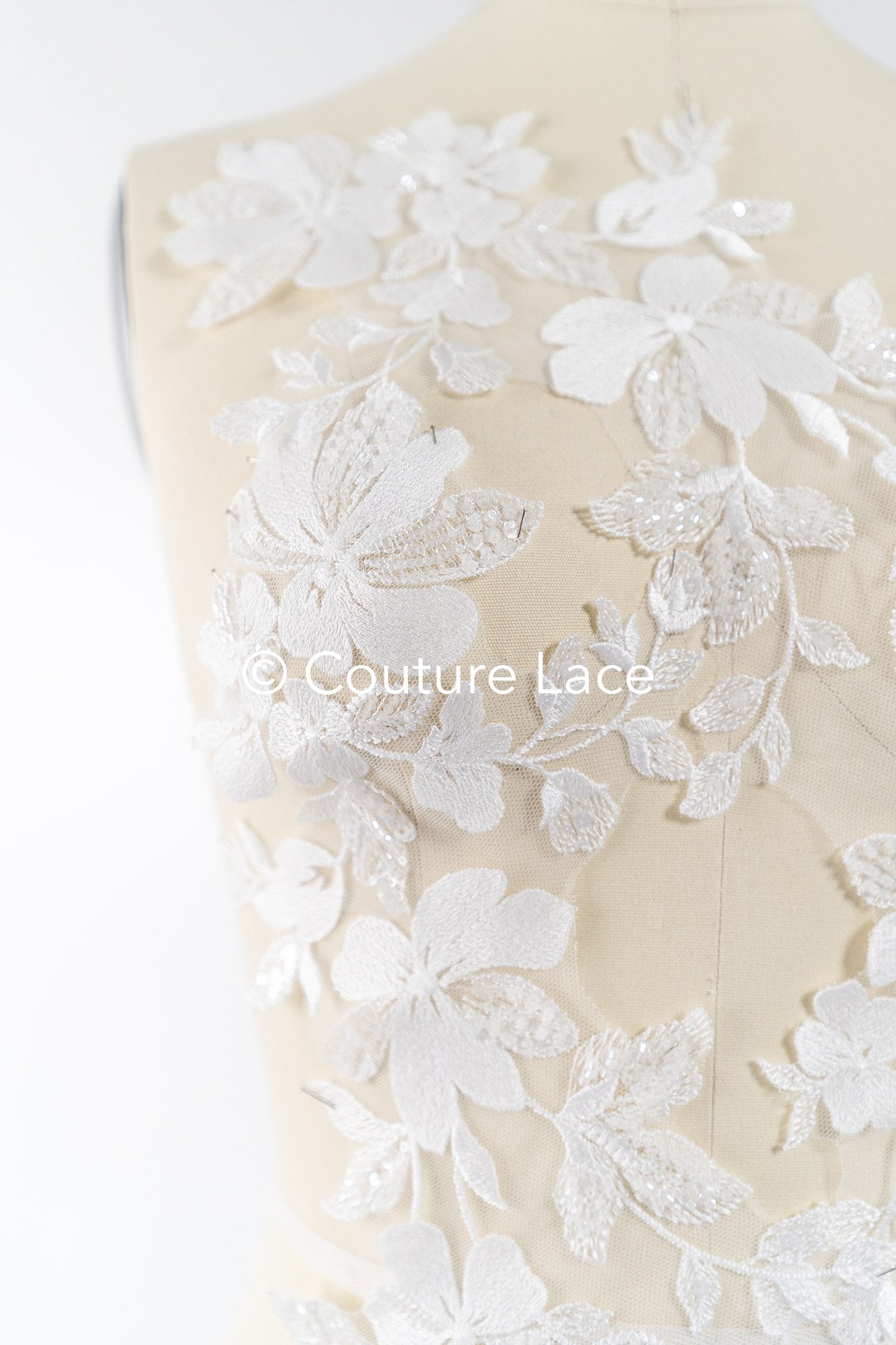 Perlenmuster aus Blumenspitze für das Brautkleid/zarte Spitzenapplikationen für das Brautkleid/perlenbesetzte Spitzenaufnäher für das Brautkleid// A24-464
