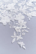 Brautspitzenapplikationen mit 3D Blumen/ Brautkleid Spitzenverzierungen mit Perlen// A24-466