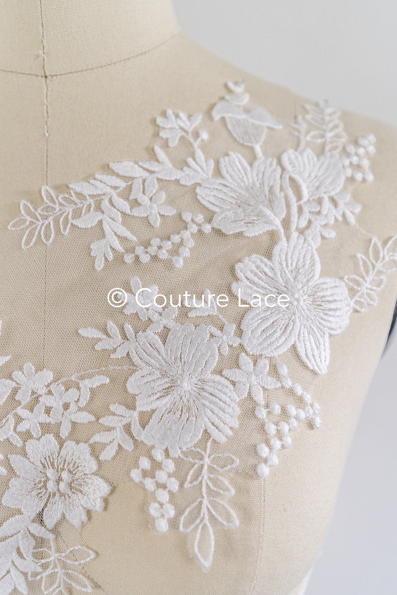 Florale Applikationen für Brautkleider/ Brautkleidspitze Blumenmotiv // A25-492