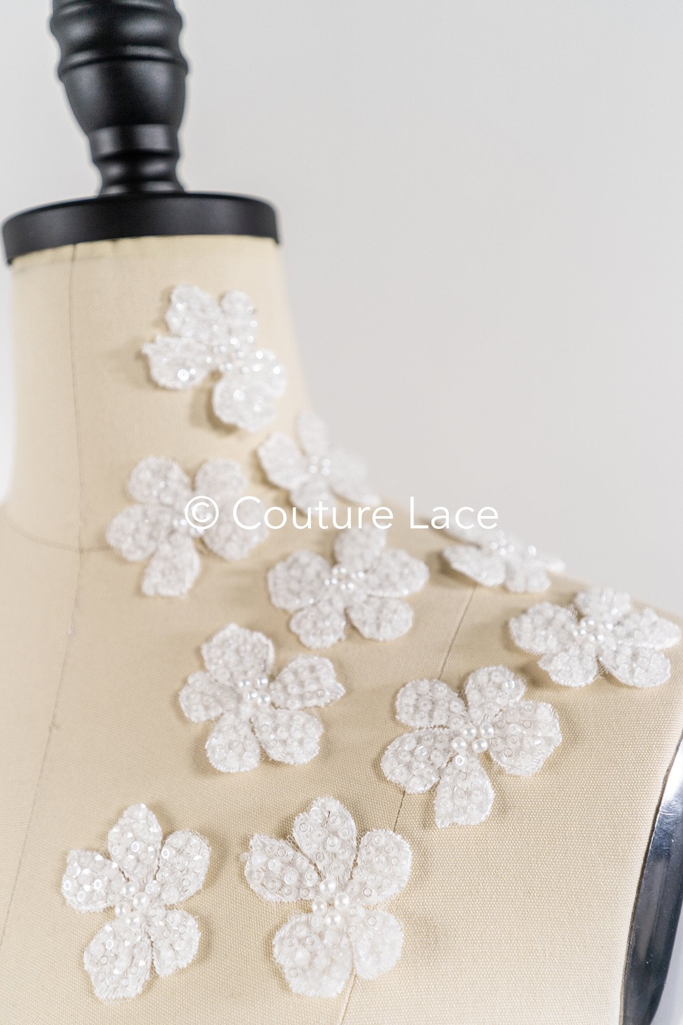 20 piezas de flores de encaje para coser / Aplicaciones de flores 3D de encaje / Aplicaciones de encaje para vestido de novia / Encaje nupcial // A26-501