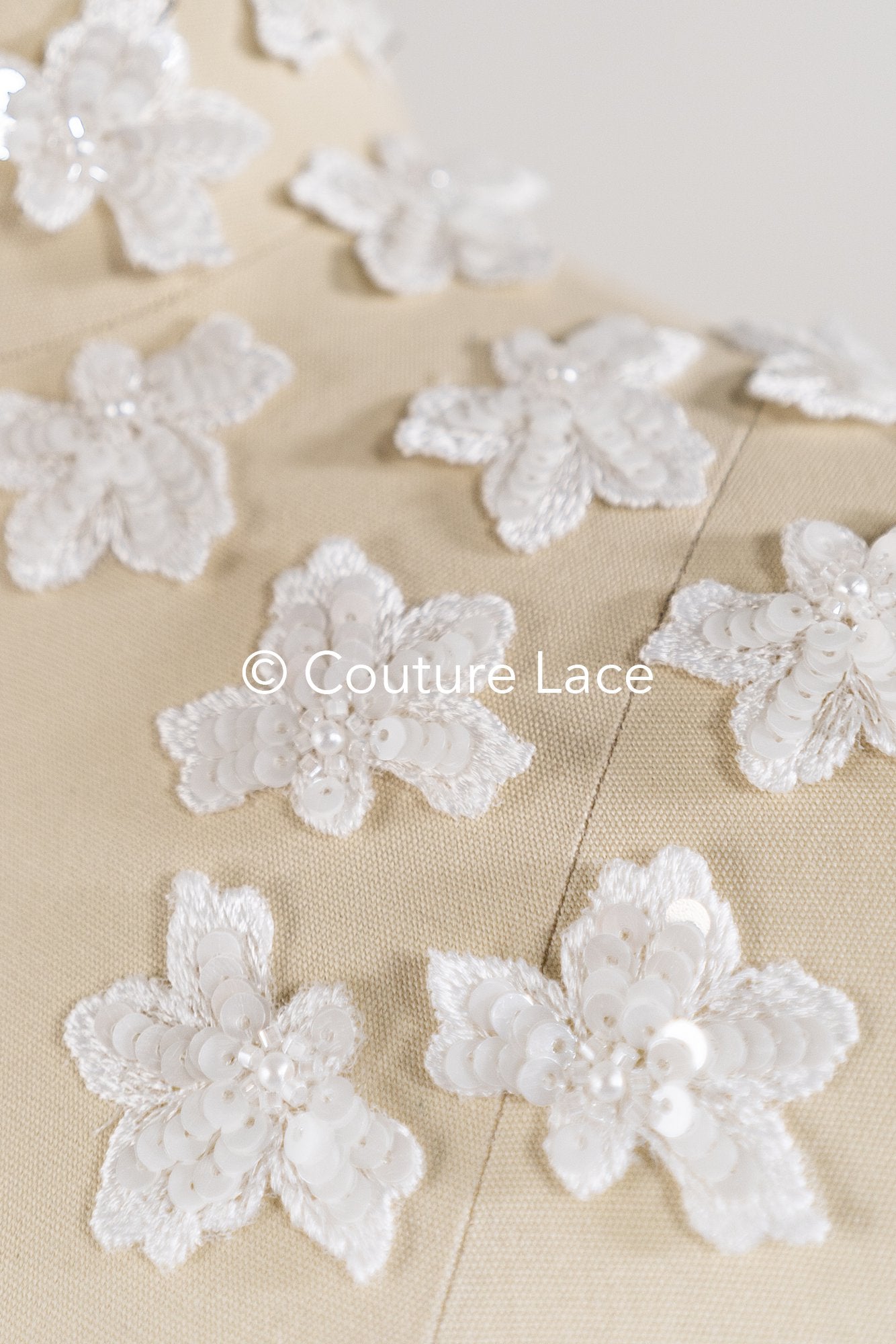 20 piezas de flores de encaje para coser / Aplicaciones de flores 3D de encaje / Aplicaciones de encaje para vestido de novia / Encaje nupcial // A26-502