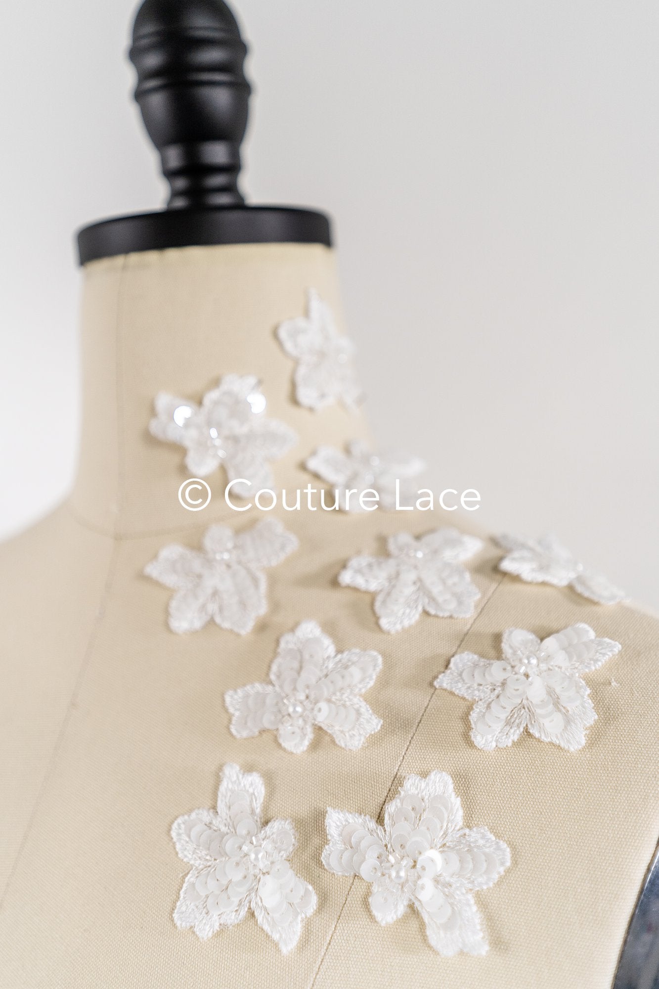 20 piezas de flores de encaje para coser / Aplicaciones de flores 3D de encaje / Aplicaciones de encaje para vestido de novia / Encaje nupcial // A26-502