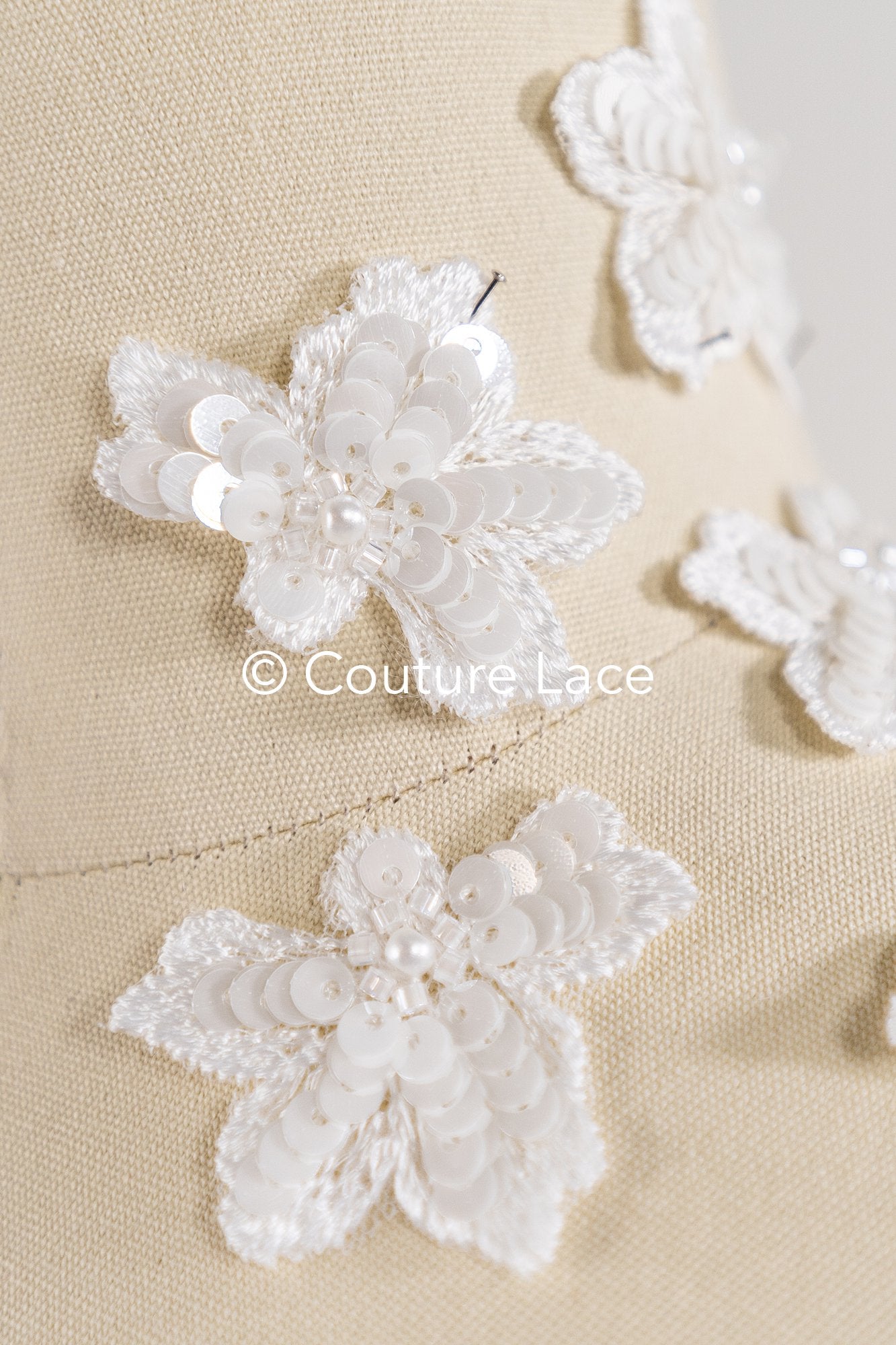 20 piezas de flores de encaje para coser / Aplicaciones de flores 3D de encaje / Aplicaciones de encaje para vestido de novia / Encaje nupcial // A26-502