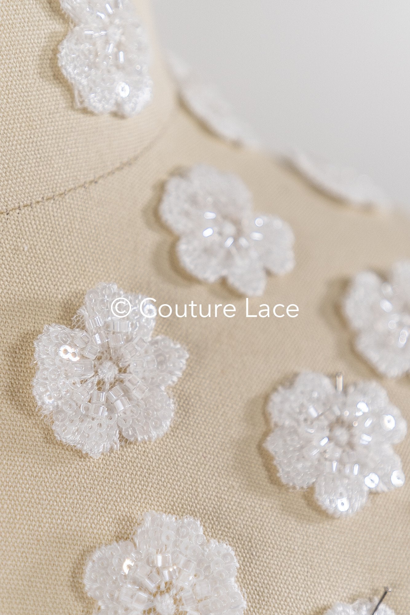 20 piezas de flores de encaje para coser / Aplicaciones de flores 3D de encaje / Aplicaciones de encaje para vestido de novia / Encaje nupcial // A26-504