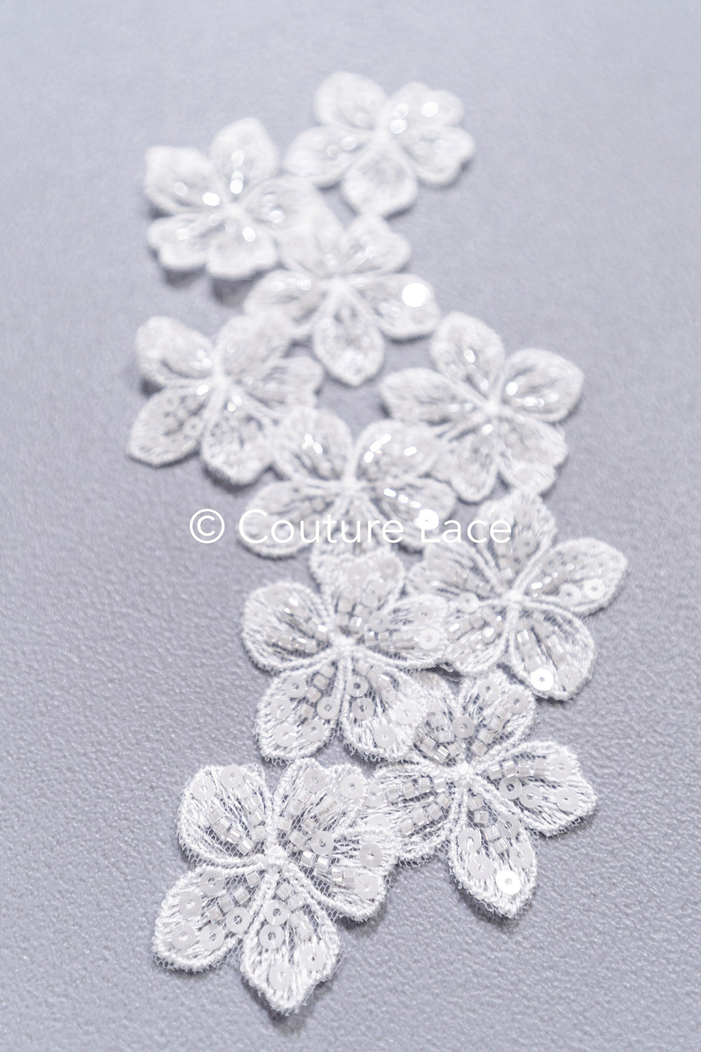 20 piezas de flores de encaje para coser / Aplicaciones de flores 3D de encaje / Aplicaciones de encaje para vestido de novia / Encaje nupcial // A26-505