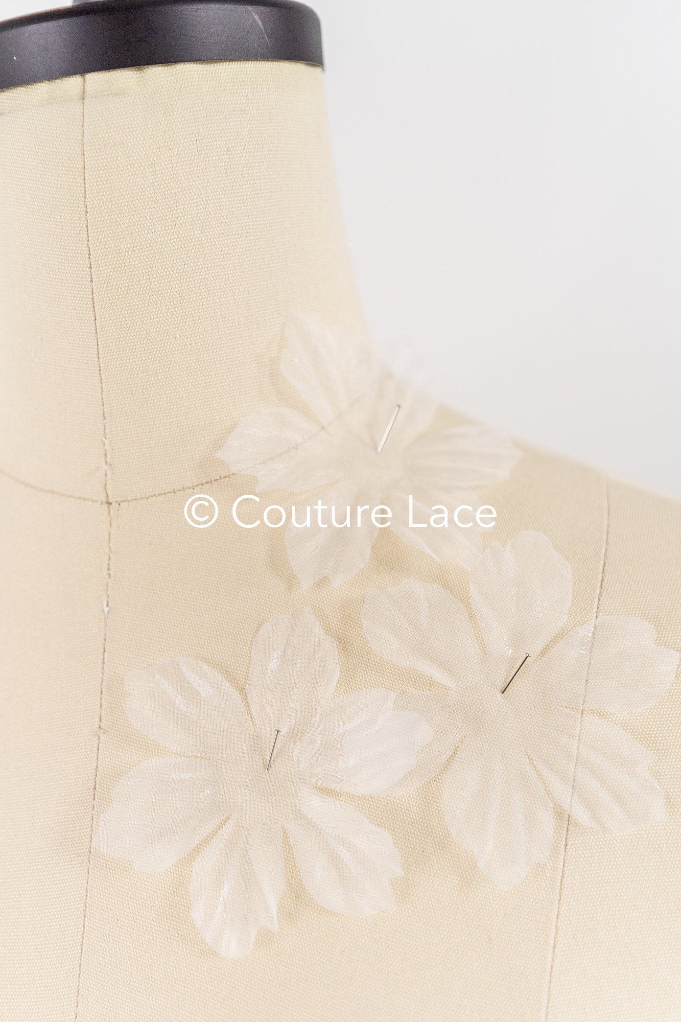 200 uds. - Flores 3D / Flores de tela para vestidos de novia / Apliques de encaje con flores 3D // A26-506