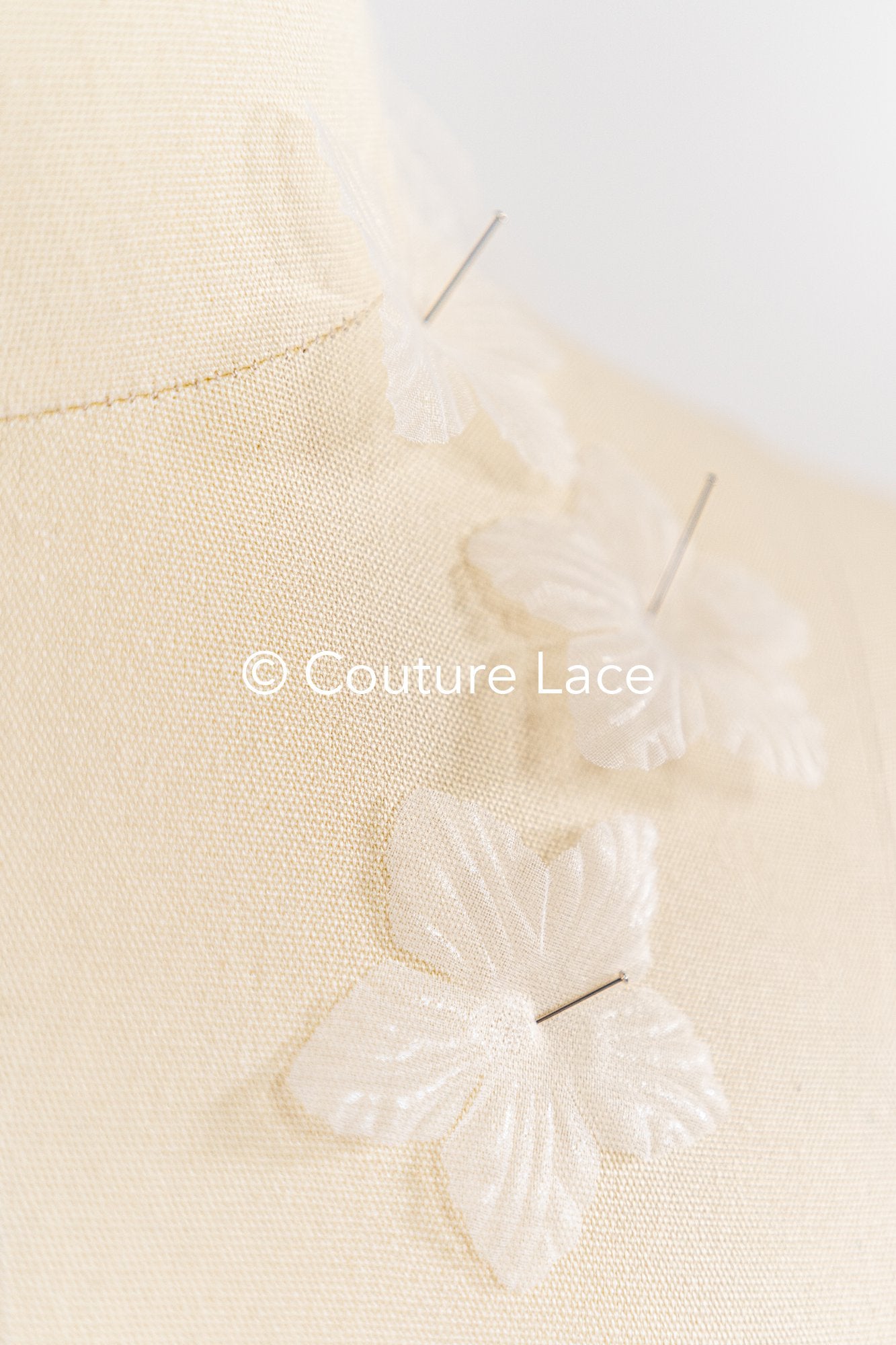 200 uds. - Flores 3D / Flores de tela para vestidos de novia / Apliques de encaje con flores 3D // A26-508