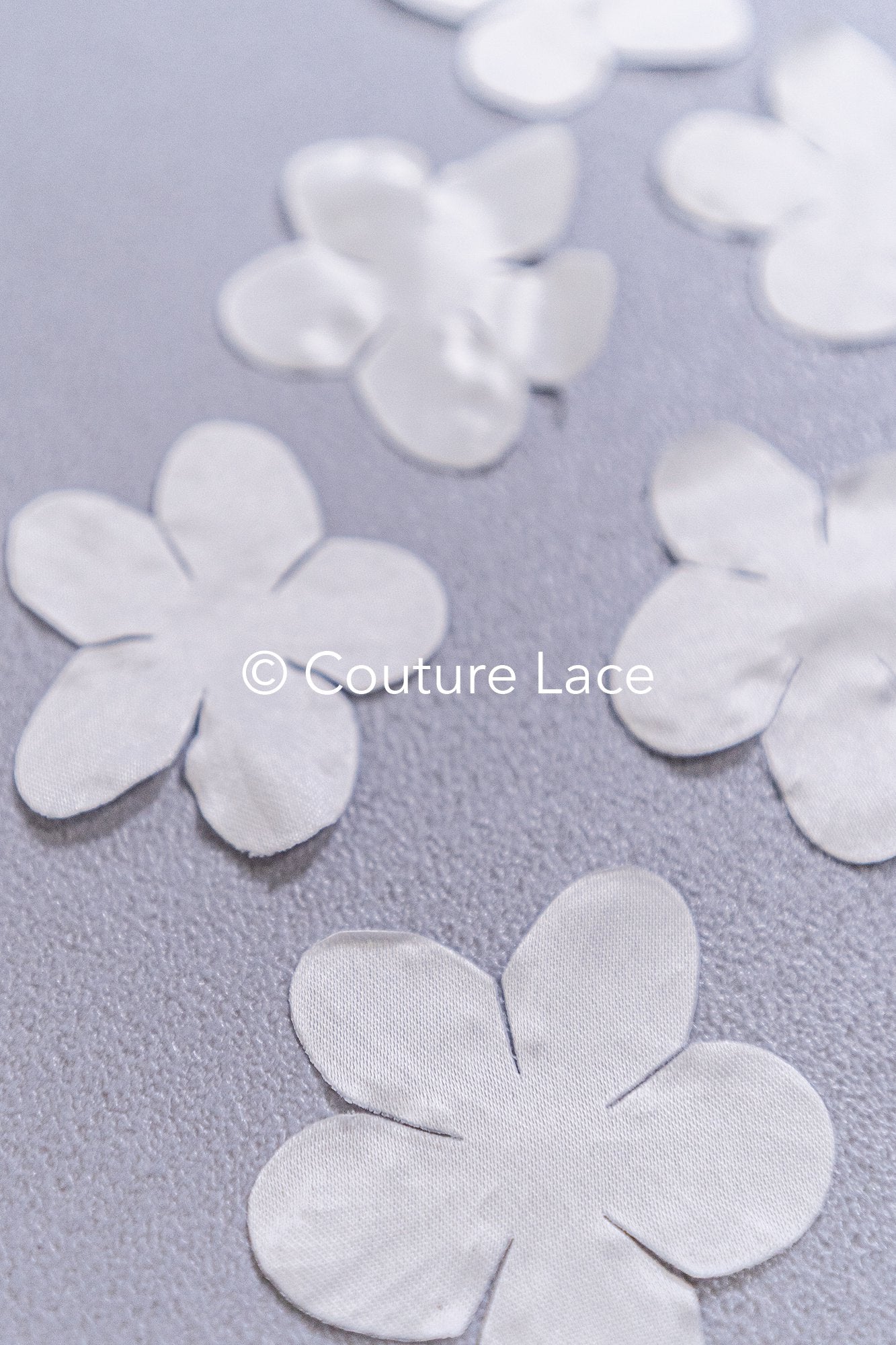 100 uds. - Flores 3D / Flores de tela para vestidos de novia / Apliques de encaje con flores 3D // A26-518