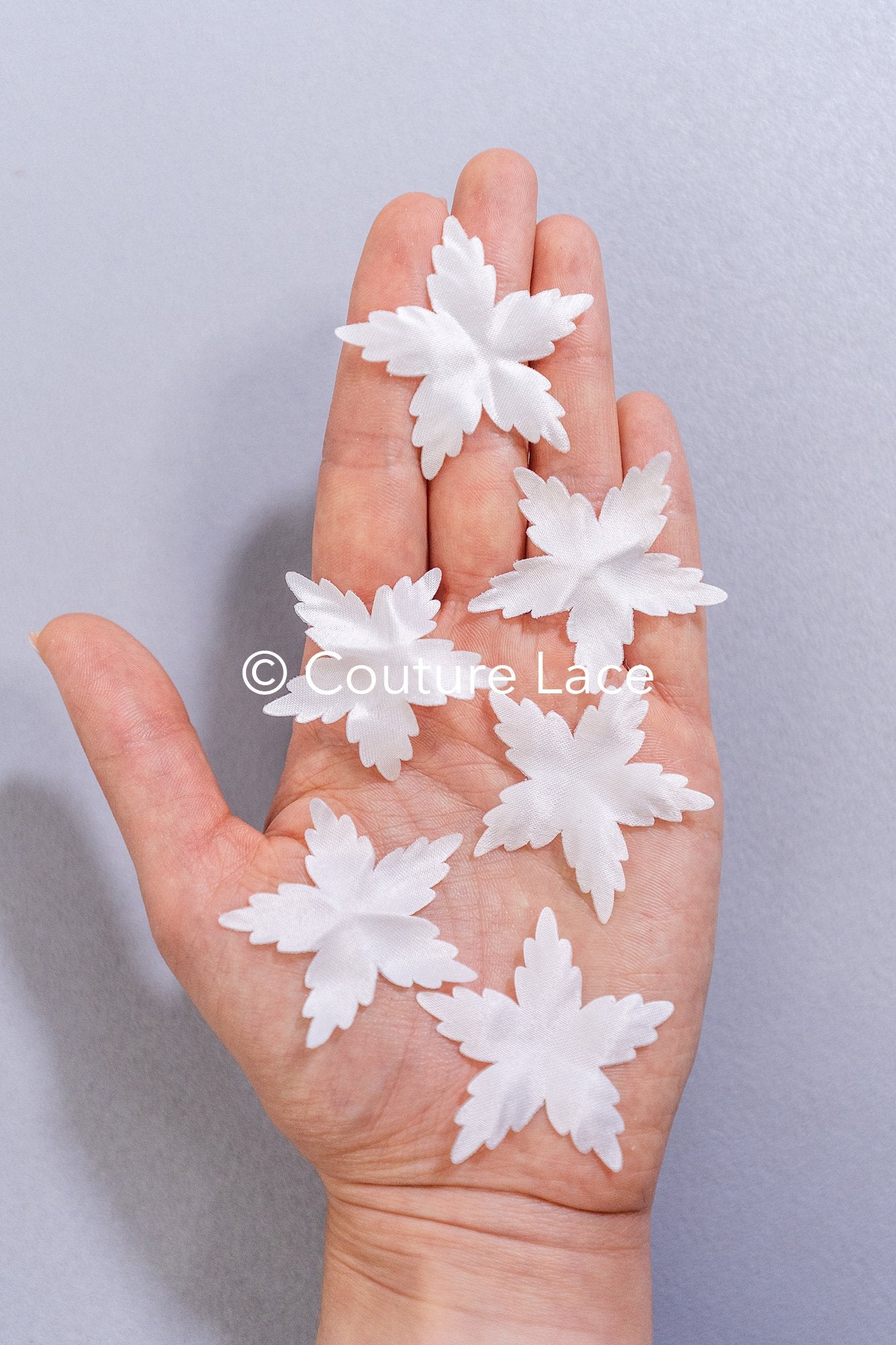 100 uds. - Flores 3D / Flores de tela para vestidos de novia / Apliques de encaje con flores 3D // A26-519