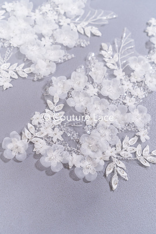 Lace for wedding dresses with pearls and 3D flowers // A25-521