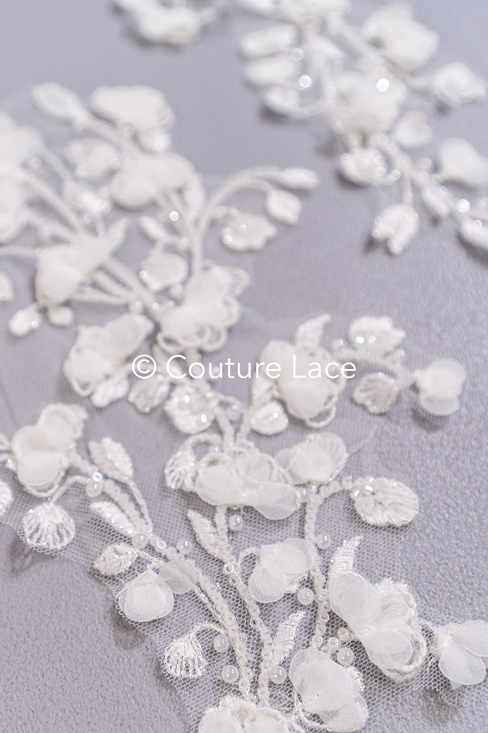 3D-Blumen Perlen-Applikationen für Brautkleider/ Brautkleidspitze Perlen Motive // A26-522