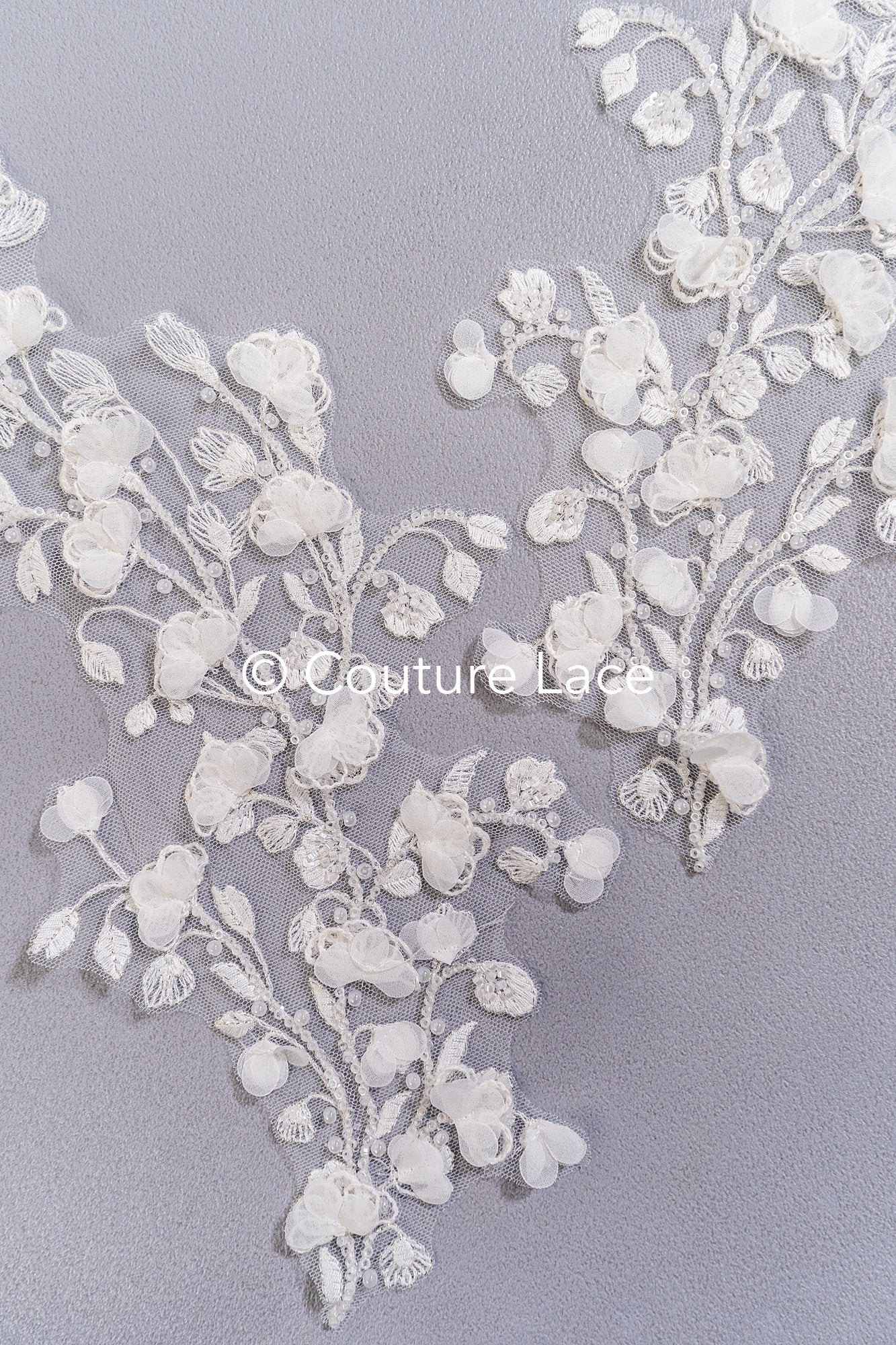 3D-Blumen Perlen-Applikationen für Brautkleider/ Brautkleidspitze Perlen Motive // A26-522