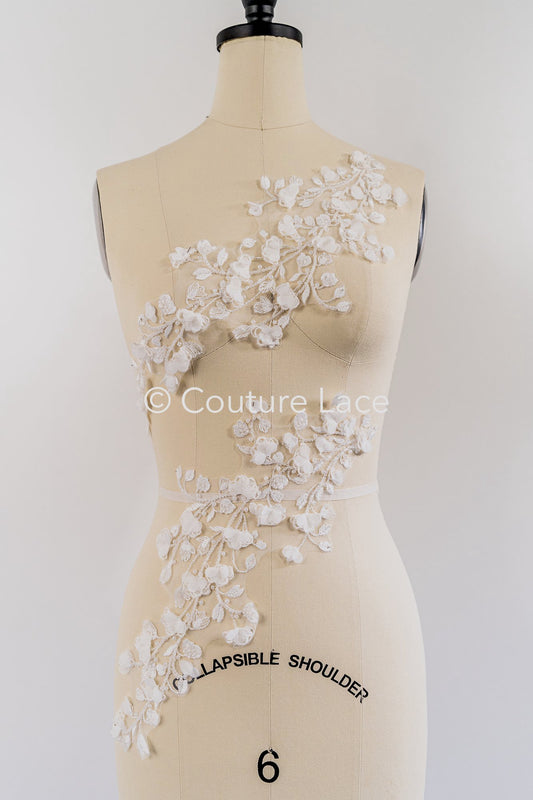 Aplicaciones de perlas con flores 3D para vestidos de novia / Encaje de novia con motivos de perlas // A26-522