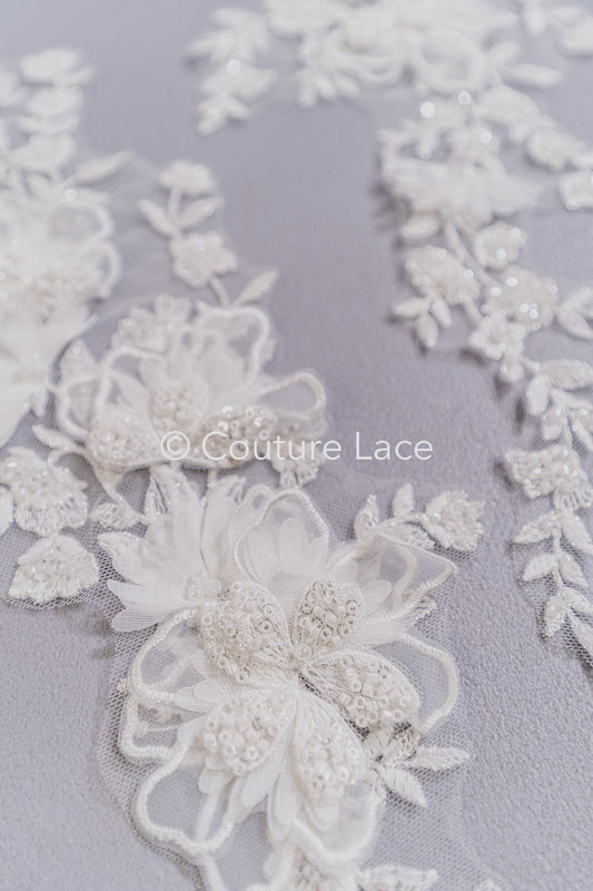 Aplicaciones de perlas con flores 3D para vestidos de novia / Encaje de novia con motivos de perlas // A26-523