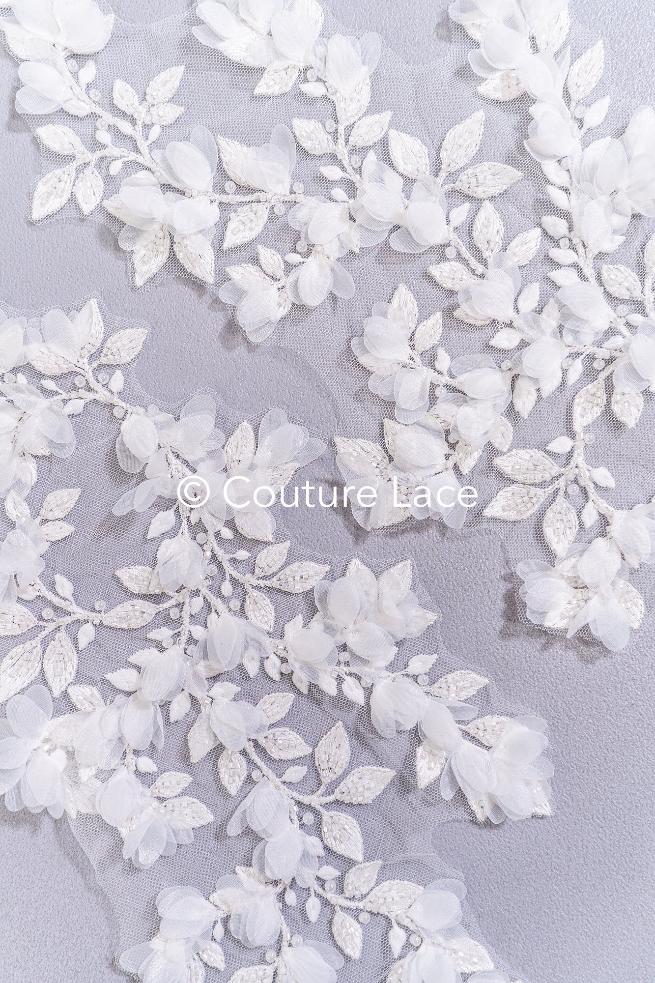 3D-Blumen Perlen-Applikationen für Brautkleider/ Brautkleidspitze Perlen Motive // A26-525