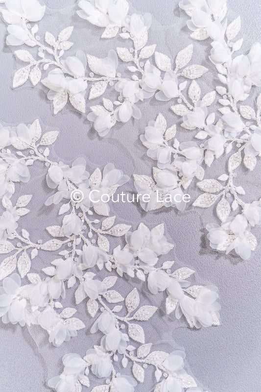 Aplicaciones de perlas con flores 3D para vestidos de novia / Encaje de novia con motivos de perlas // A26-525