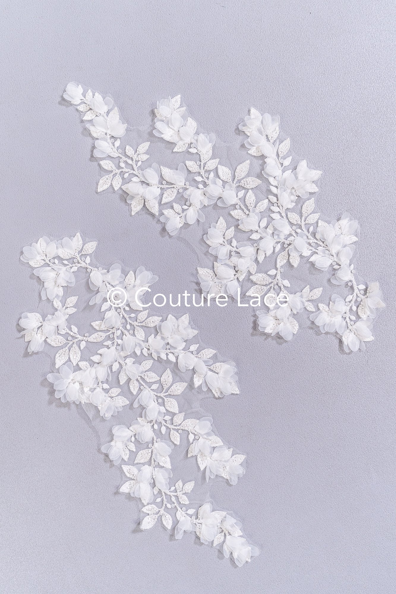 3D-Blumen Perlen-Applikationen für Brautkleider/ Brautkleidspitze Perlen Motive // A26-525