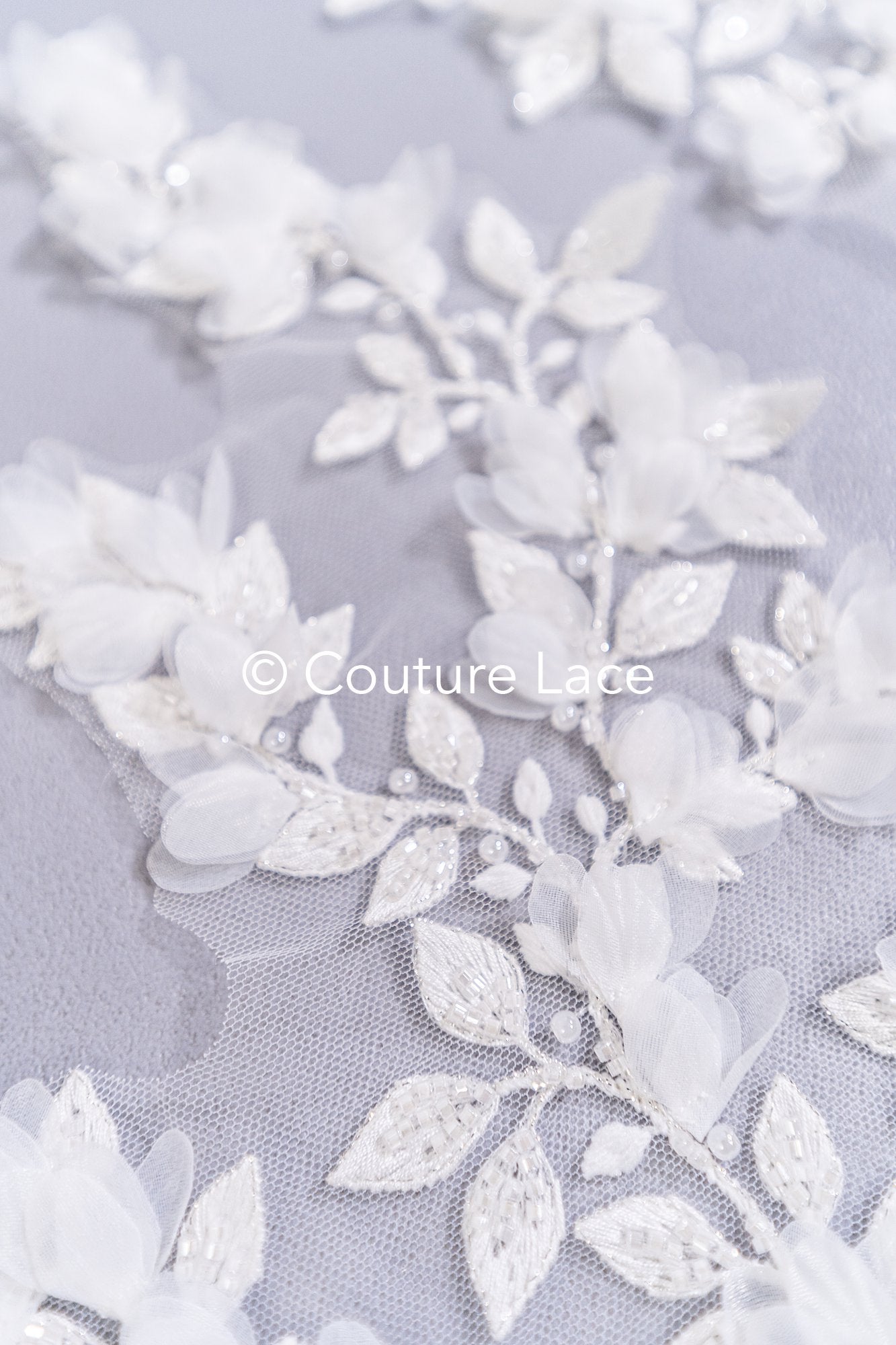 3D-Blumen Perlen-Applikationen für Brautkleider/ Brautkleidspitze Perlen Motive // A26-525