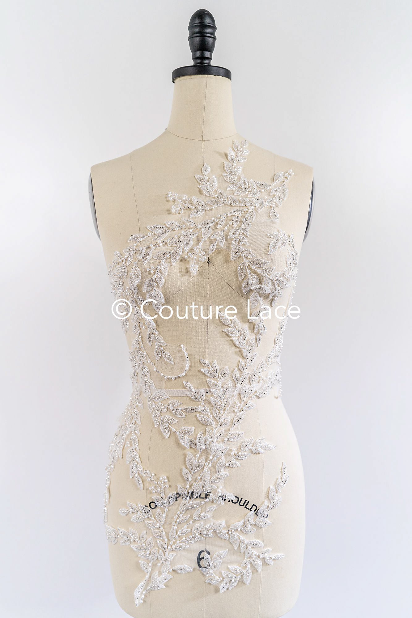 Appliques florales brodées de perles pour robes de mariée / Dentelle pour robe de mariée à motifs de perles // A25-527