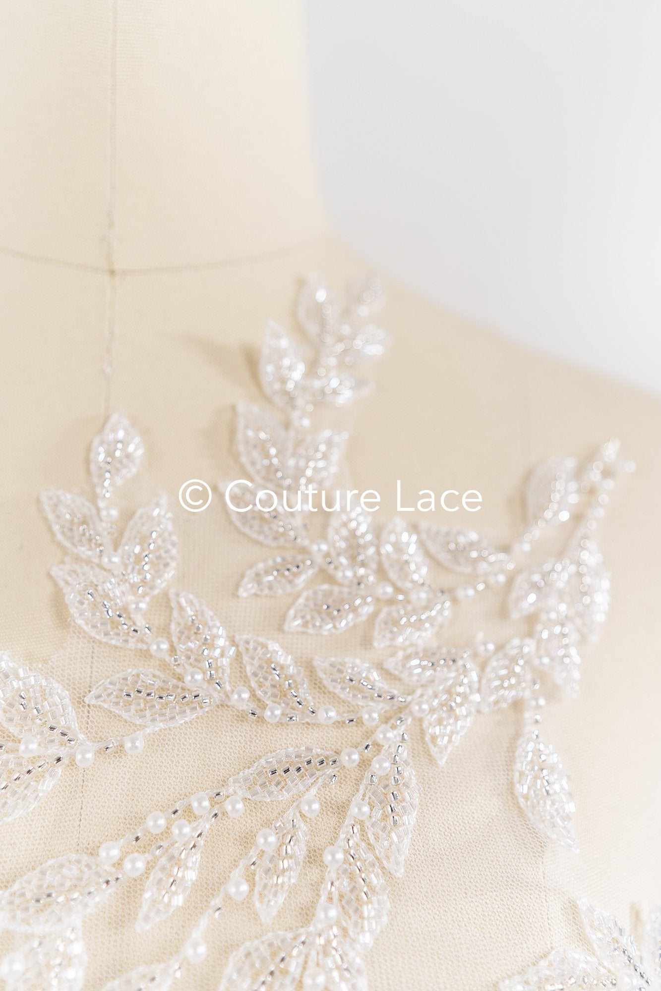 Perlen bestickte Blumen Applikationen für Brautkleider/ Brautkleidspitze Perlen Motive // A25-526