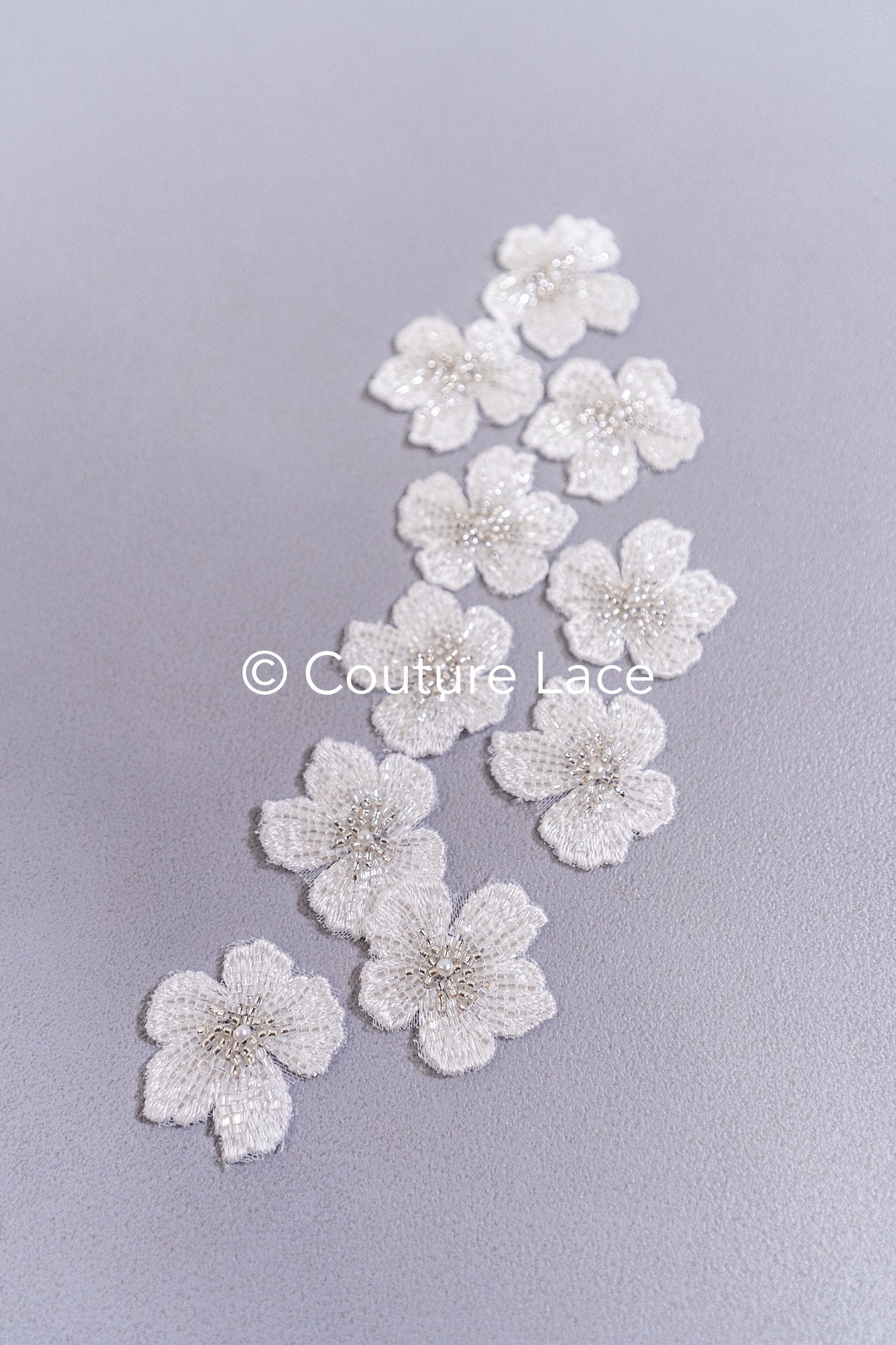 Perlenbestickte 3D Blüten/ 3D Blüten für Brautkleider // A25-528