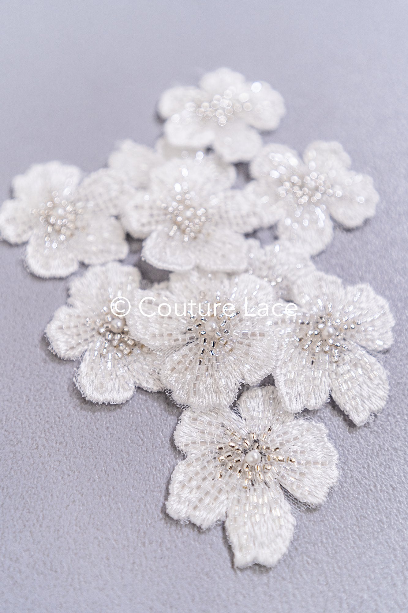 Perlenbestickte 3D Blüten/ 3D Blüten für Brautkleider // A25-528