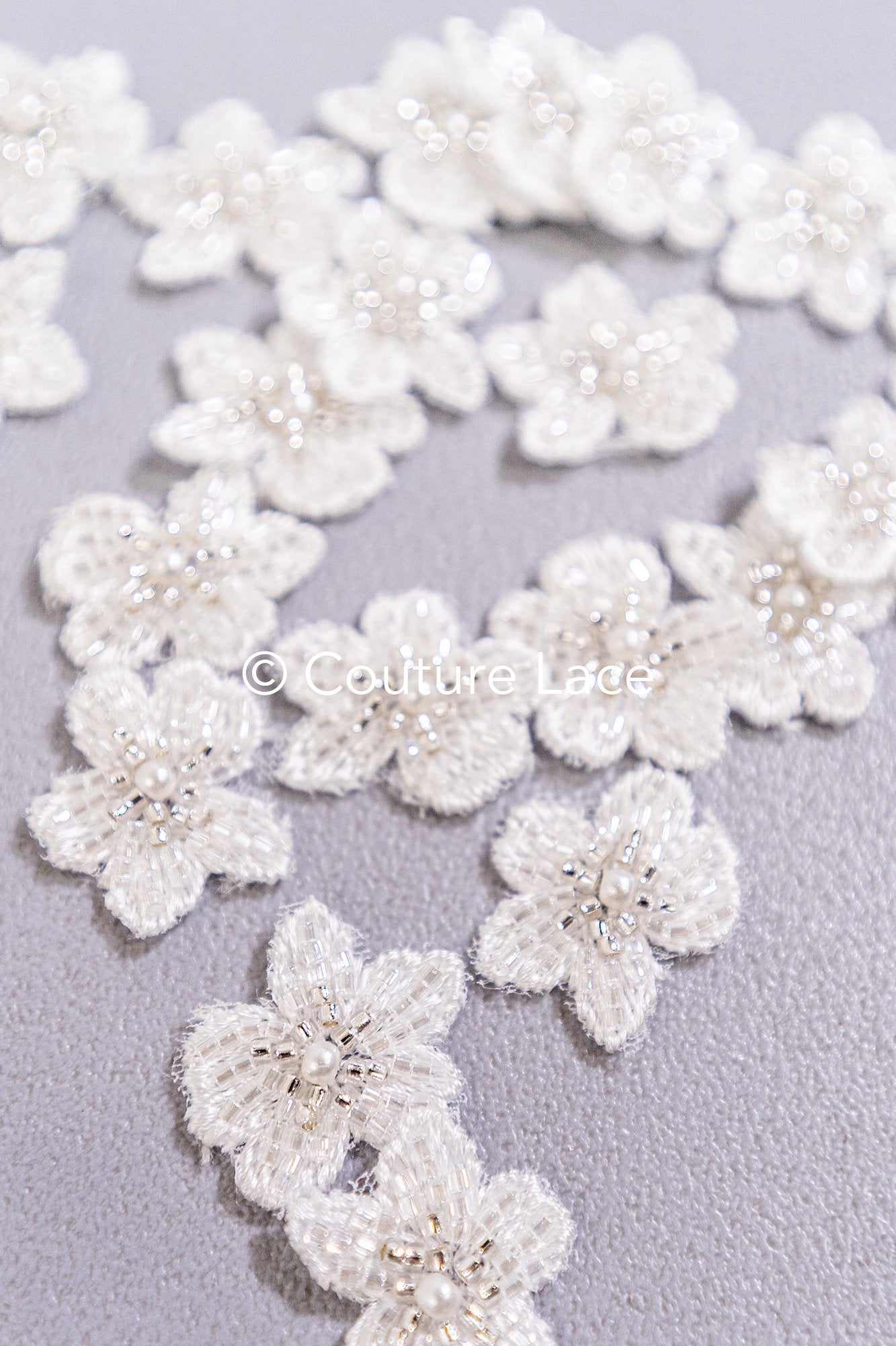 Perlenbestickte 3D Blüten/ 3D Blüten für Brautkleider // A25-529