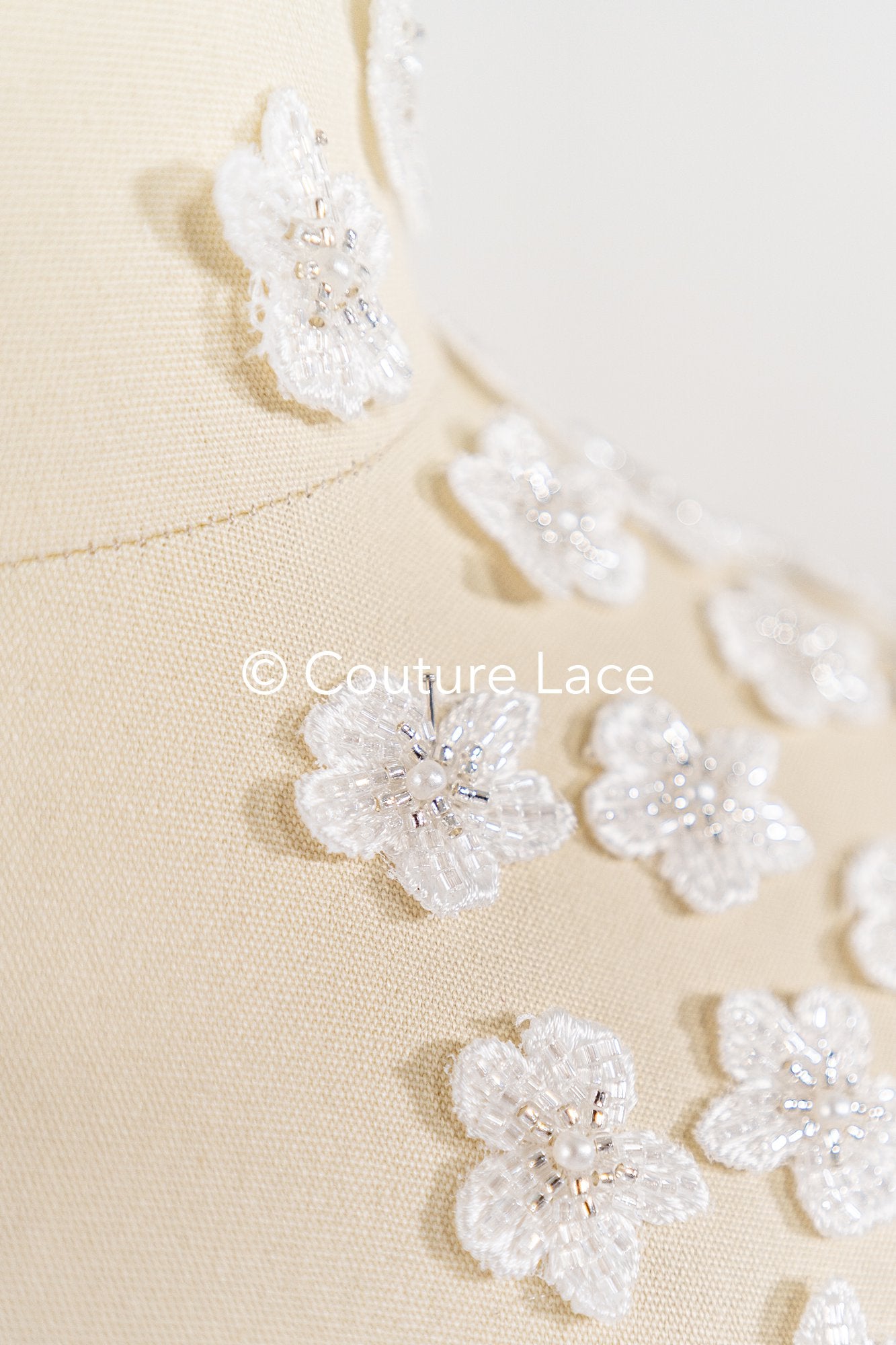 Perlenbestickte 3D Blüten/ 3D Blüten für Brautkleider // A25-529