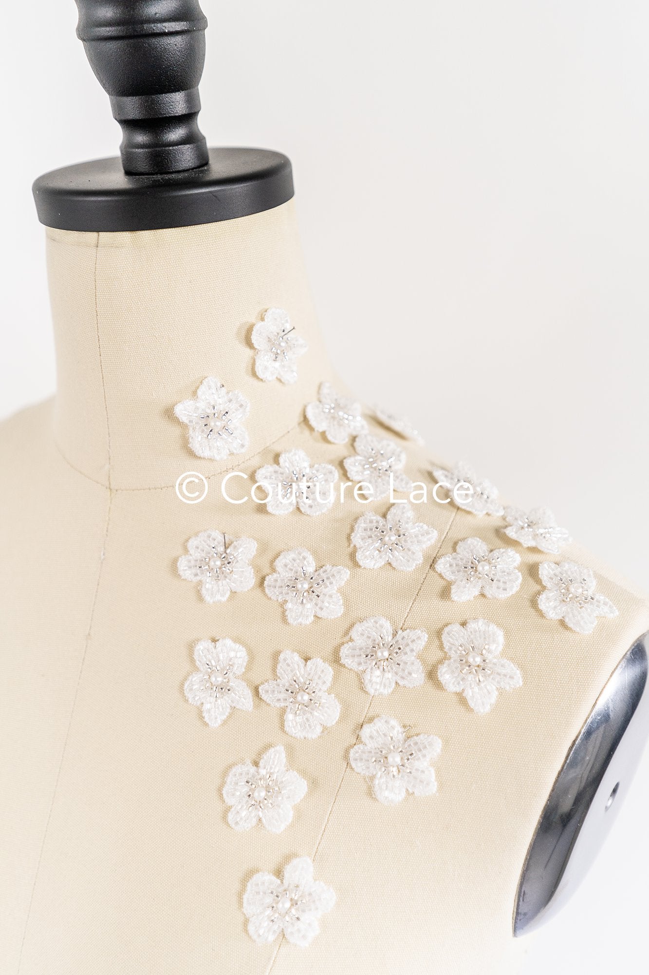 Perlenbestickte 3D Blüten/ 3D Blüten für Brautkleider // A25-529