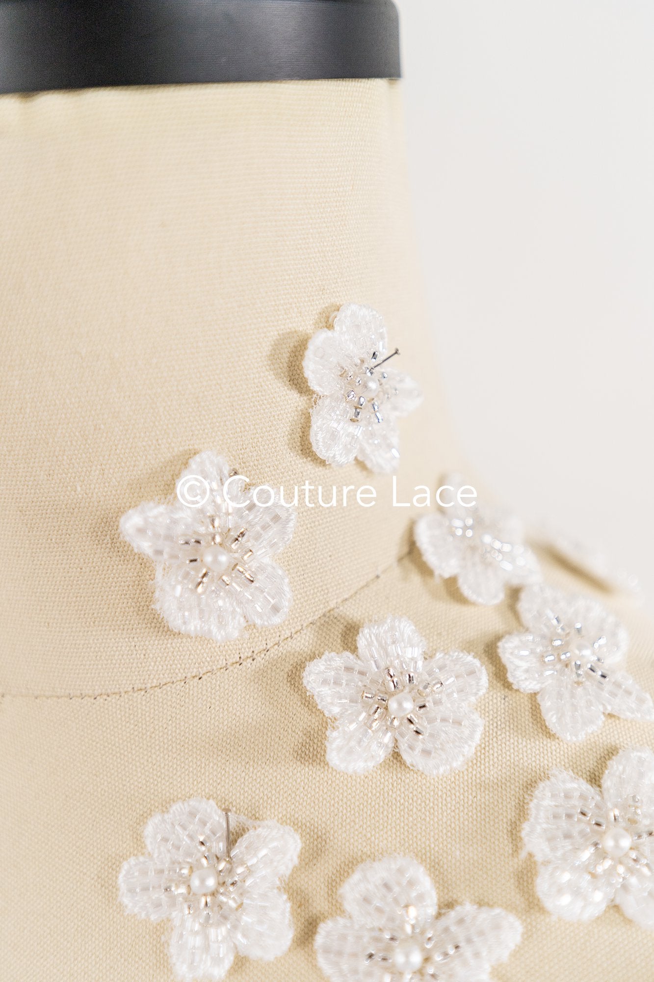 Perlenbestickte 3D Blüten/ 3D Blüten für Brautkleider // A25-529