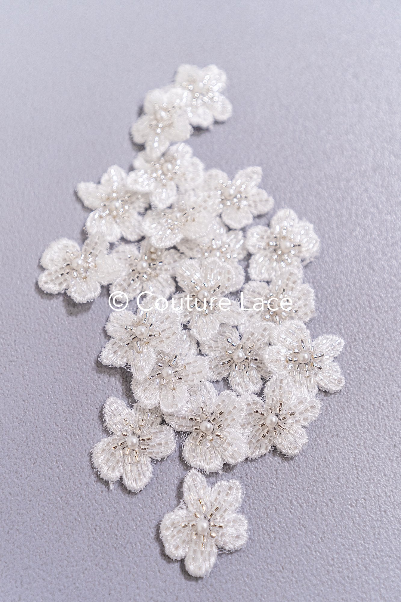 Perlenbestickte 3D Blüten/ 3D Blüten für Brautkleider // A25-529