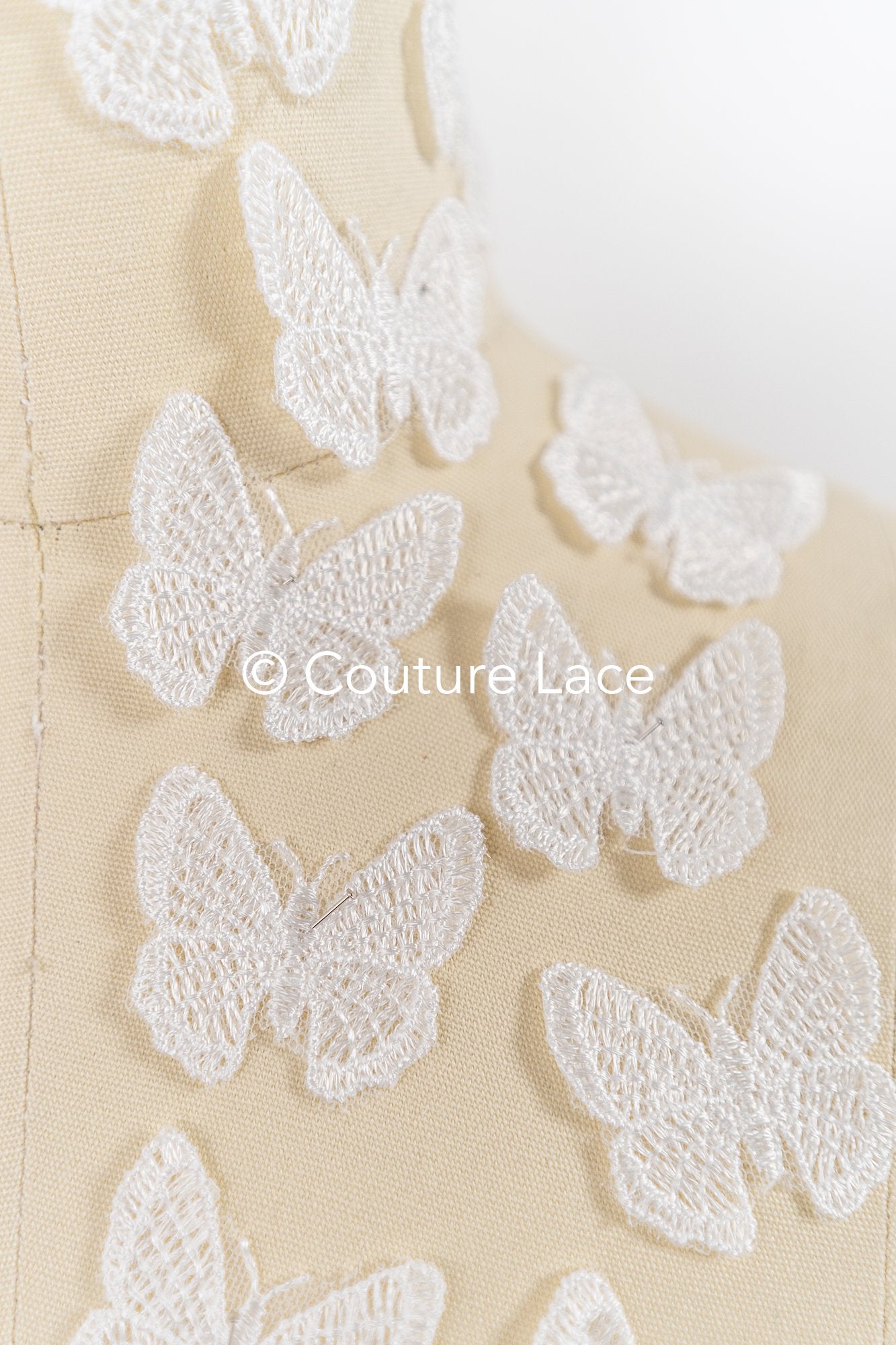 20Stk. 3D Schmetterlinge Spitzenapplikation/ Hochzeitskleid Spitzenapplikation/ Bestickte Schmetterlinge// A26-178B